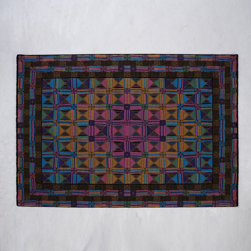 Tappeto con stampa geometrica