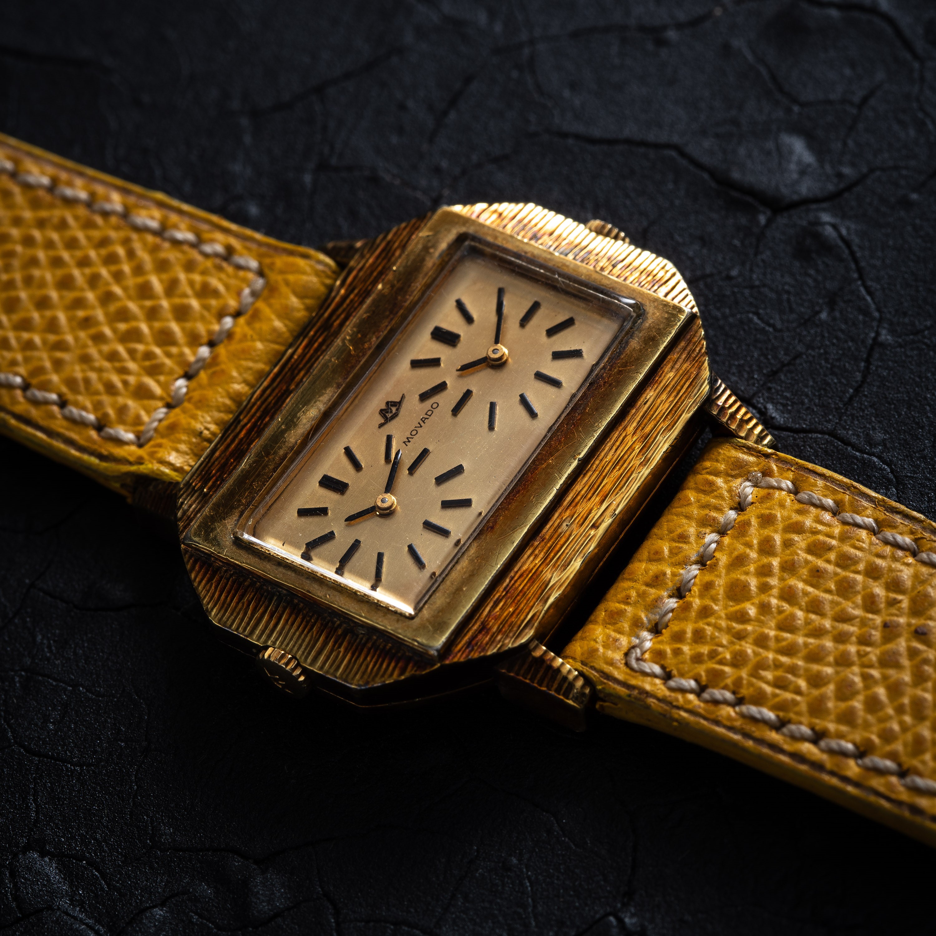 MOVADO - DUAL TIMEOROLOGIO A CARICA MANUALE CON DOPPIO FUSO ORARIO, CASSA PLACCATA CON LAVORAZION...