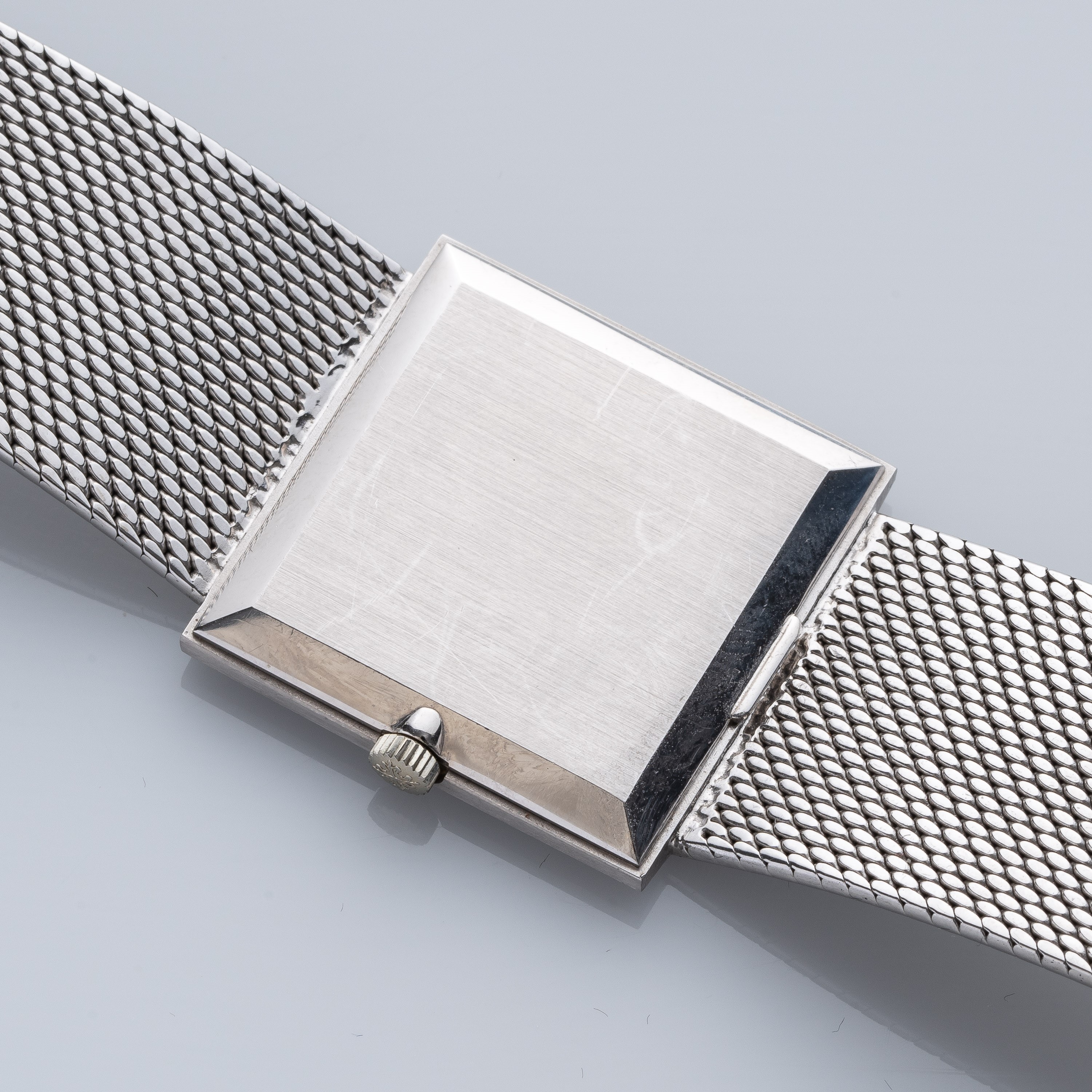 PATEK PHILIPPE - OROLOGIO ELEGANTE IN ORO BIANCO 18KT A CARICA MANUALE CON BRACCIALE INTEGRATO.