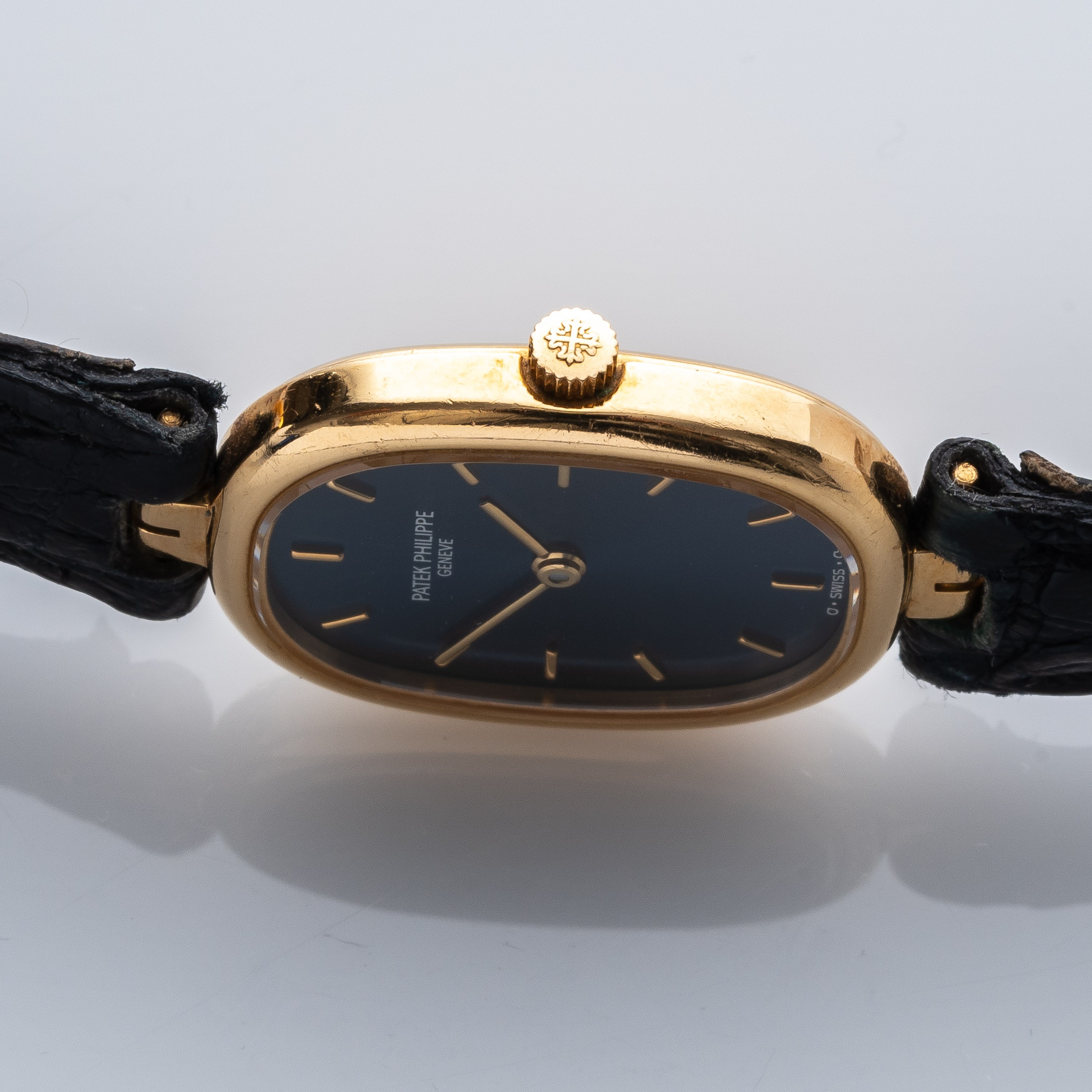 PATEK PHILIPPE - ELLIPSEOROLOGIO DA DONNA SOLO TEMPO AL QUARZO IN ORO 18KT
