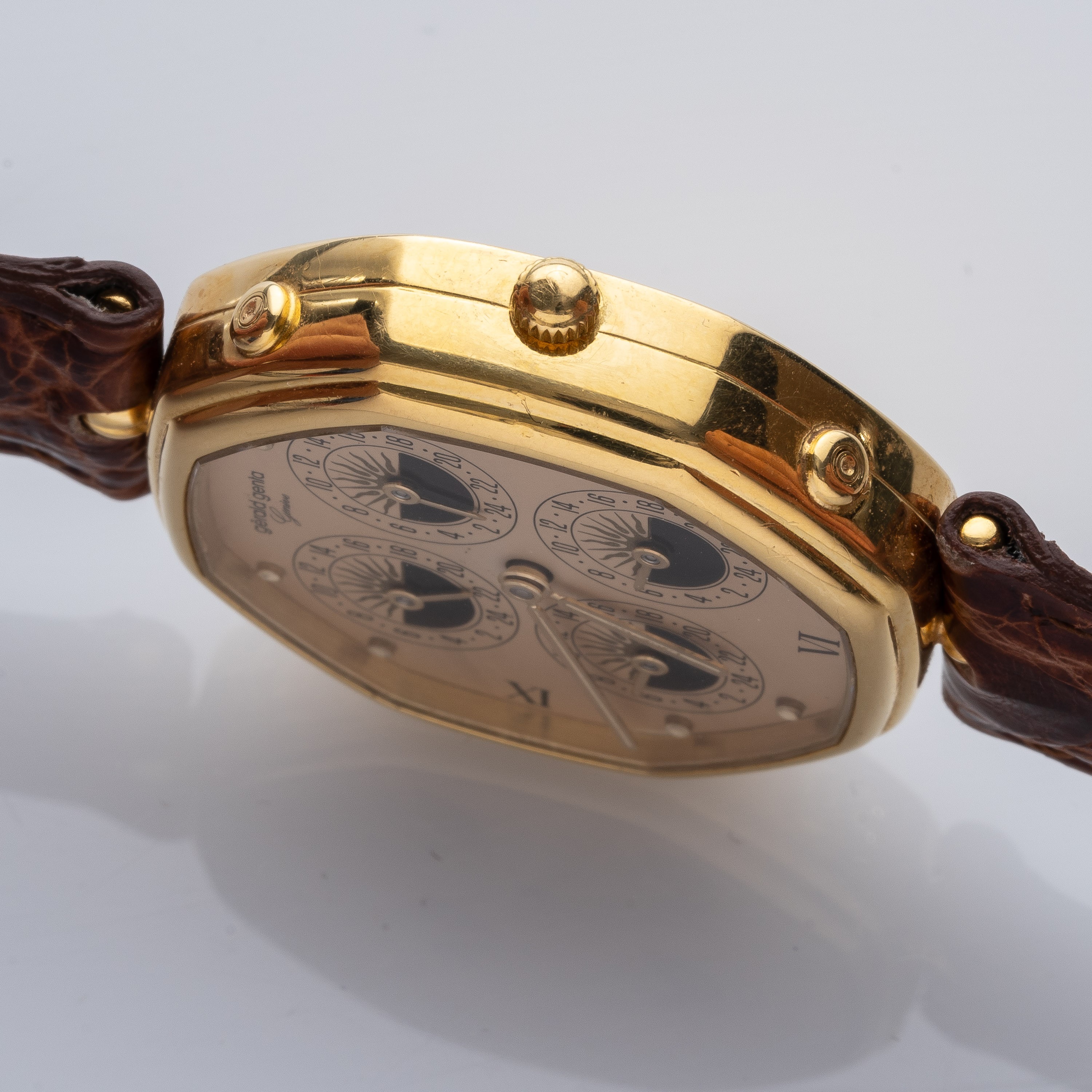GERALD GENTA - FOUR TIME ZONEOROLOGIO AL QUARZO IN ORO GIALLO 18KT CON QUATTRO FUSI ORARI E CASSA...