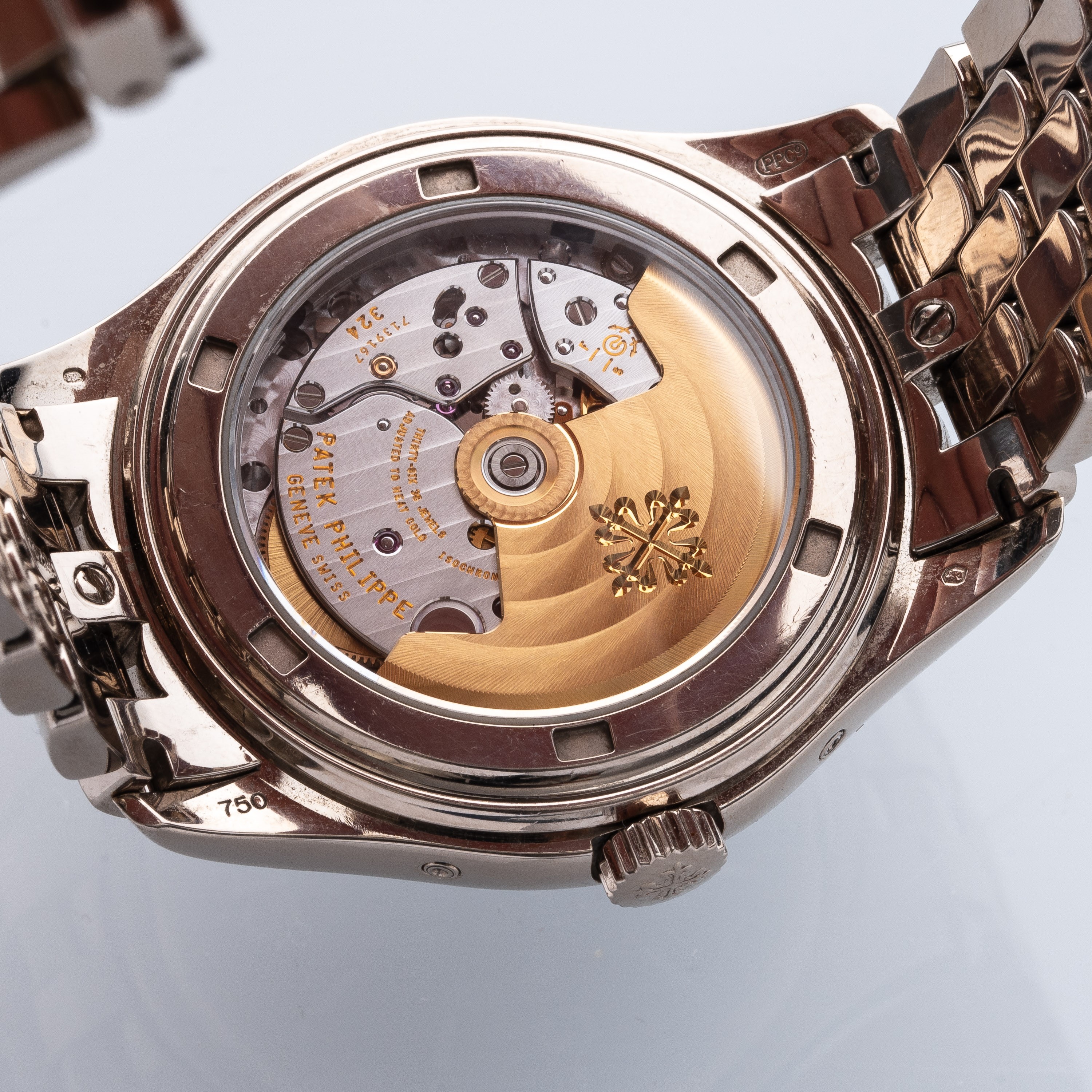 PATEK PHILIPPE - CALENDARIO ANNUALEOROLOGIO A CARICA AUTOMATICA CON CALENDARIO ANNUALE IN ORO BIA...
