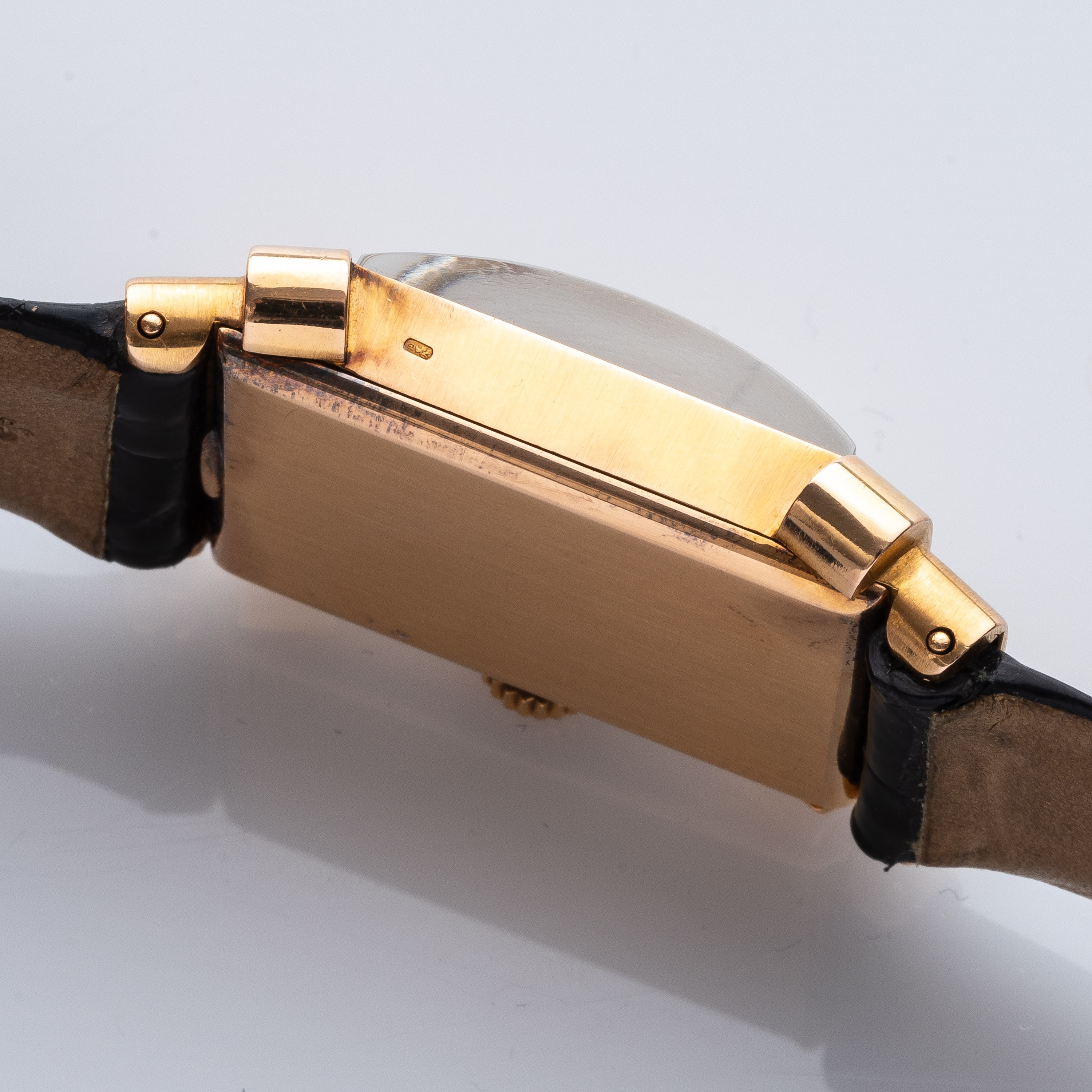 PATEK PHILIPPE - TANKOROLOGIO A CARICA MANUALE IN ORO ROSA 18KT CON CASSA DI FORMA.