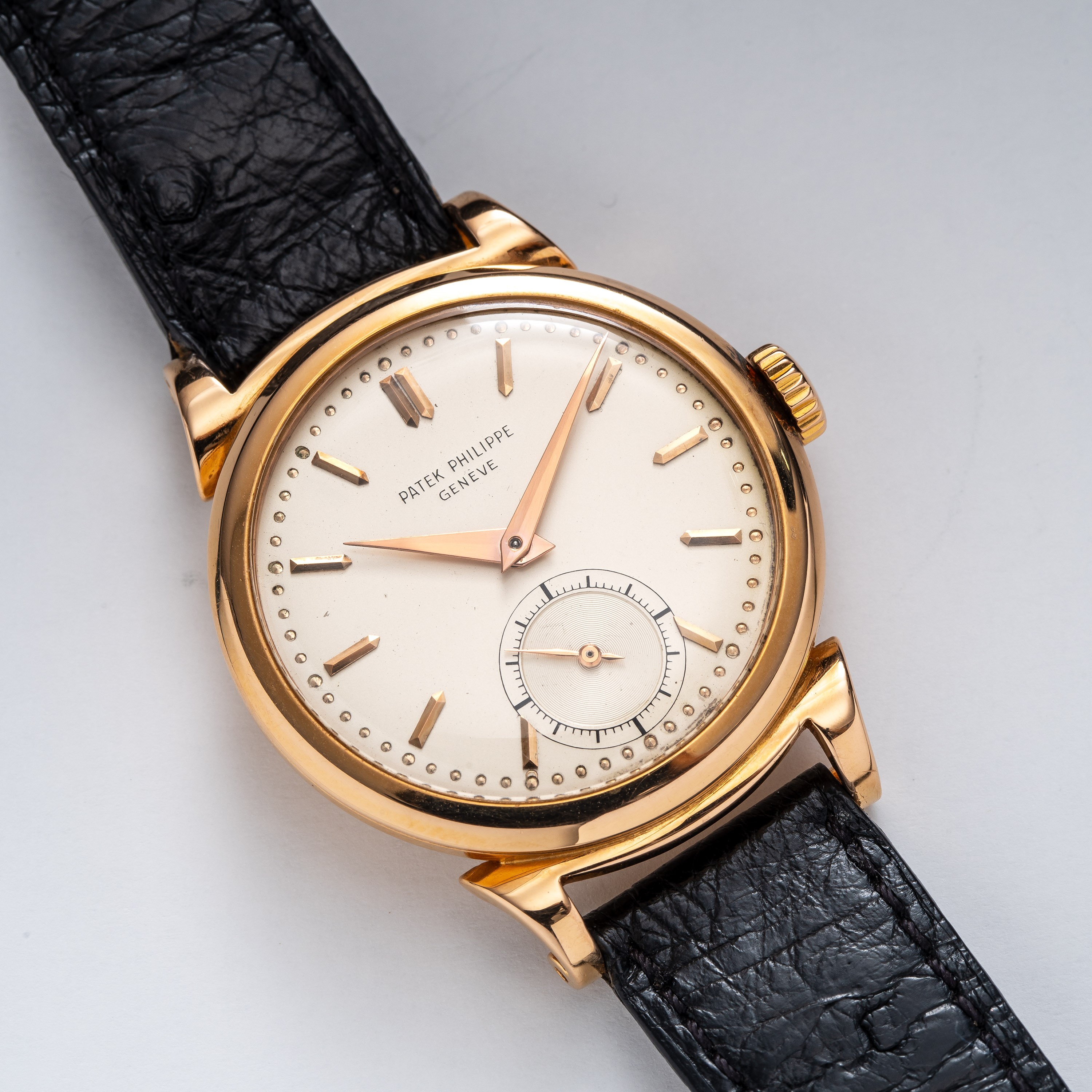 PATEK PHILIPPE - CALATRAVAOROLOGIO A CARICA MANUALE IN ORO ROSA 18KT CON ANSE A RICCIOLO.