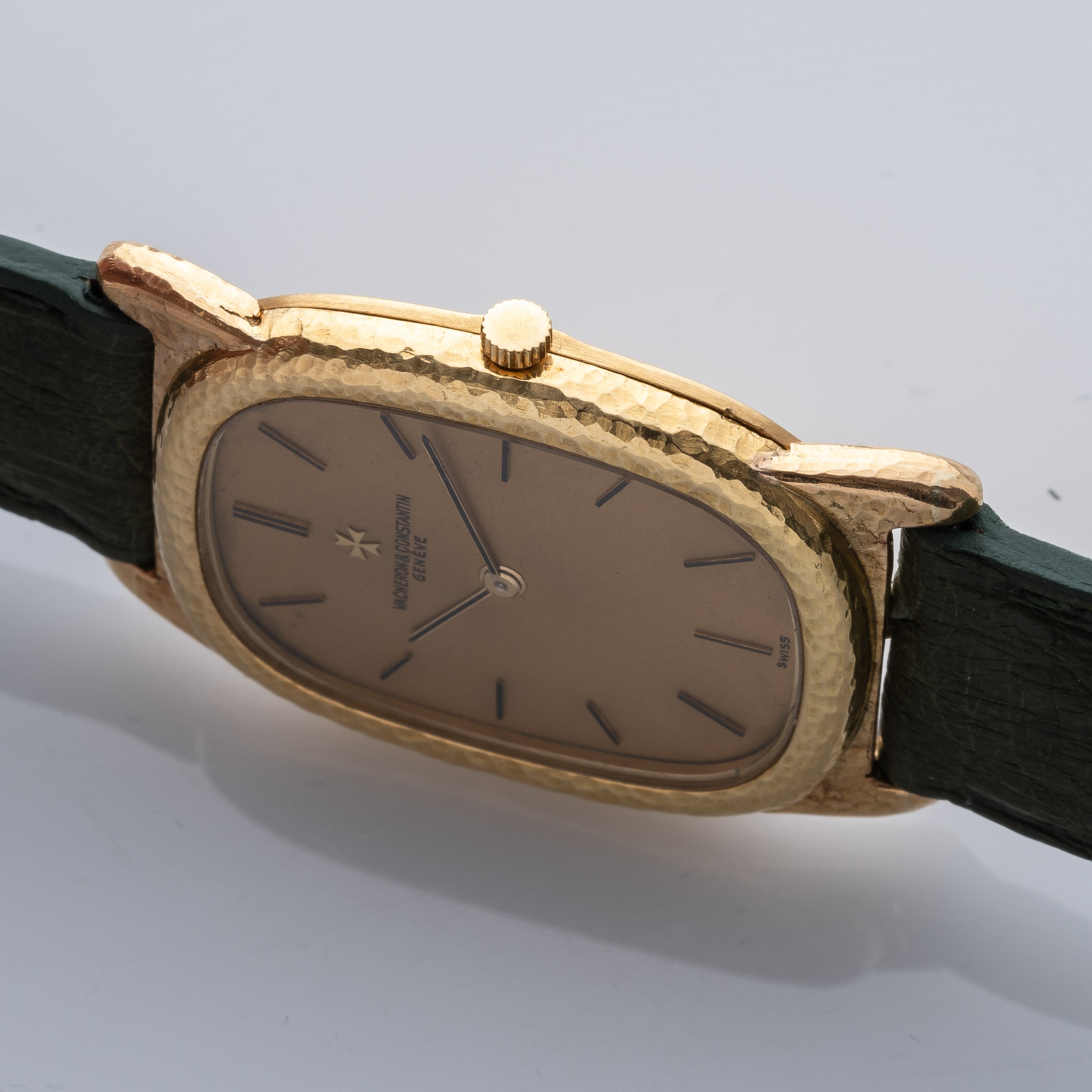 VACHERON CONSTANTIN - ELLISPEOROLOGIO SOLO TEMPO A CARICA MANUALE CON CASSA LAVORATA IN ORO GIALL...