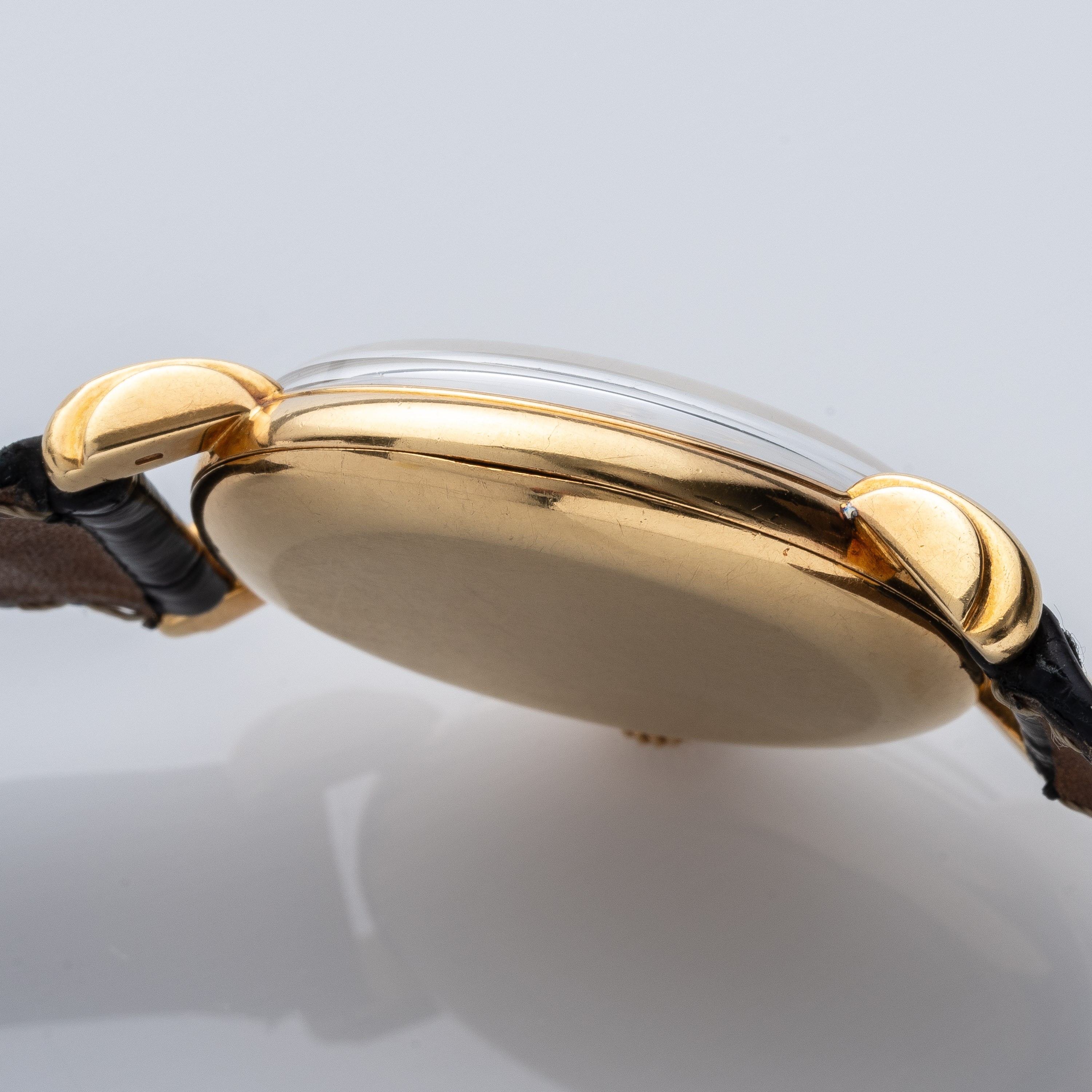 PATEK PHILIPPE - CALATRAVAOROLOGIO SOLO TEMPO A CARICA MANUALE IN ORO GIALLO 18KT CON ANSE A RAGN...