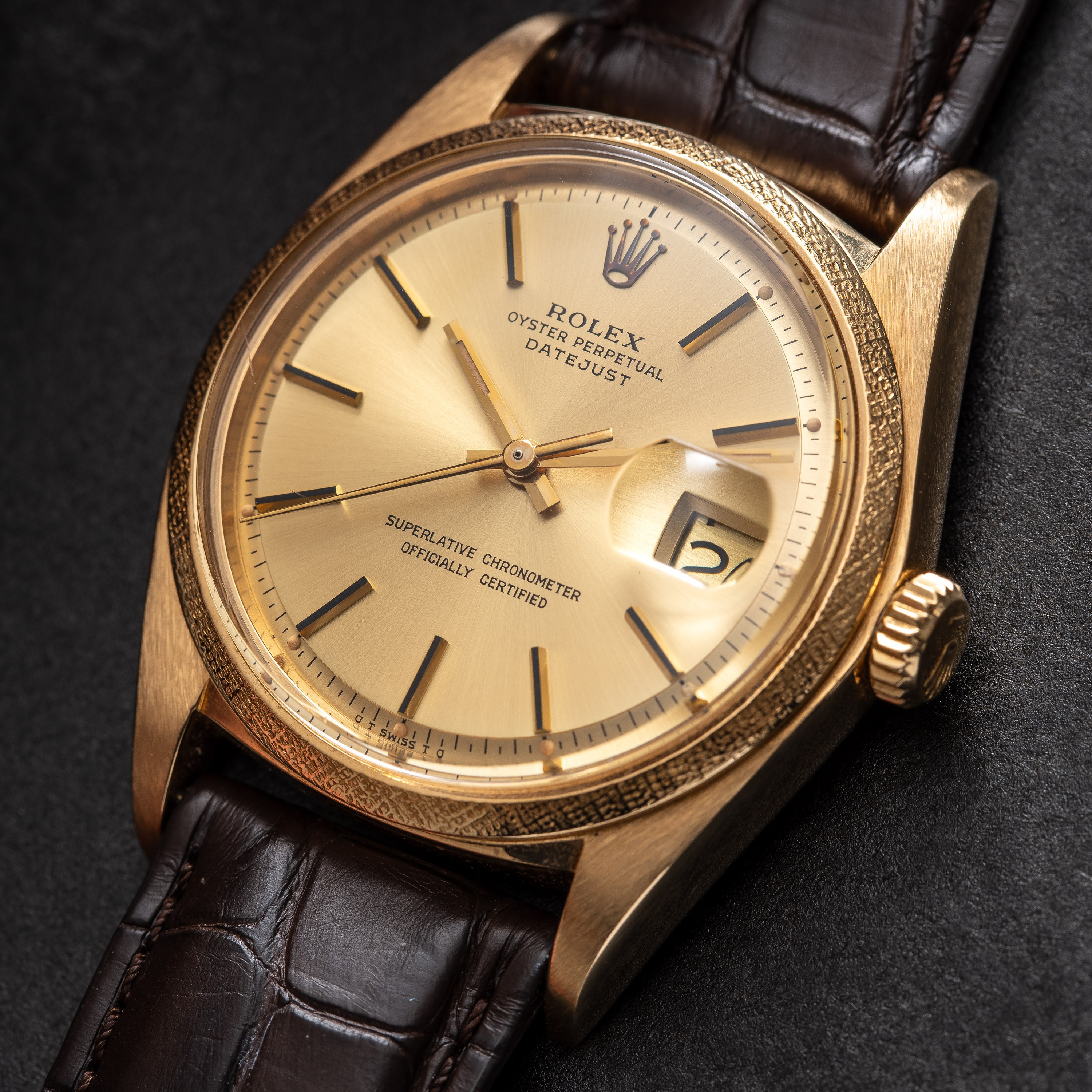 ROLEX - DATEJUSTOROLOGIO SOLO TEMPO IN ORO GIALLO 18KT CON DATARIO E LAVORAZIONE GHIERA 'MORELLI'
