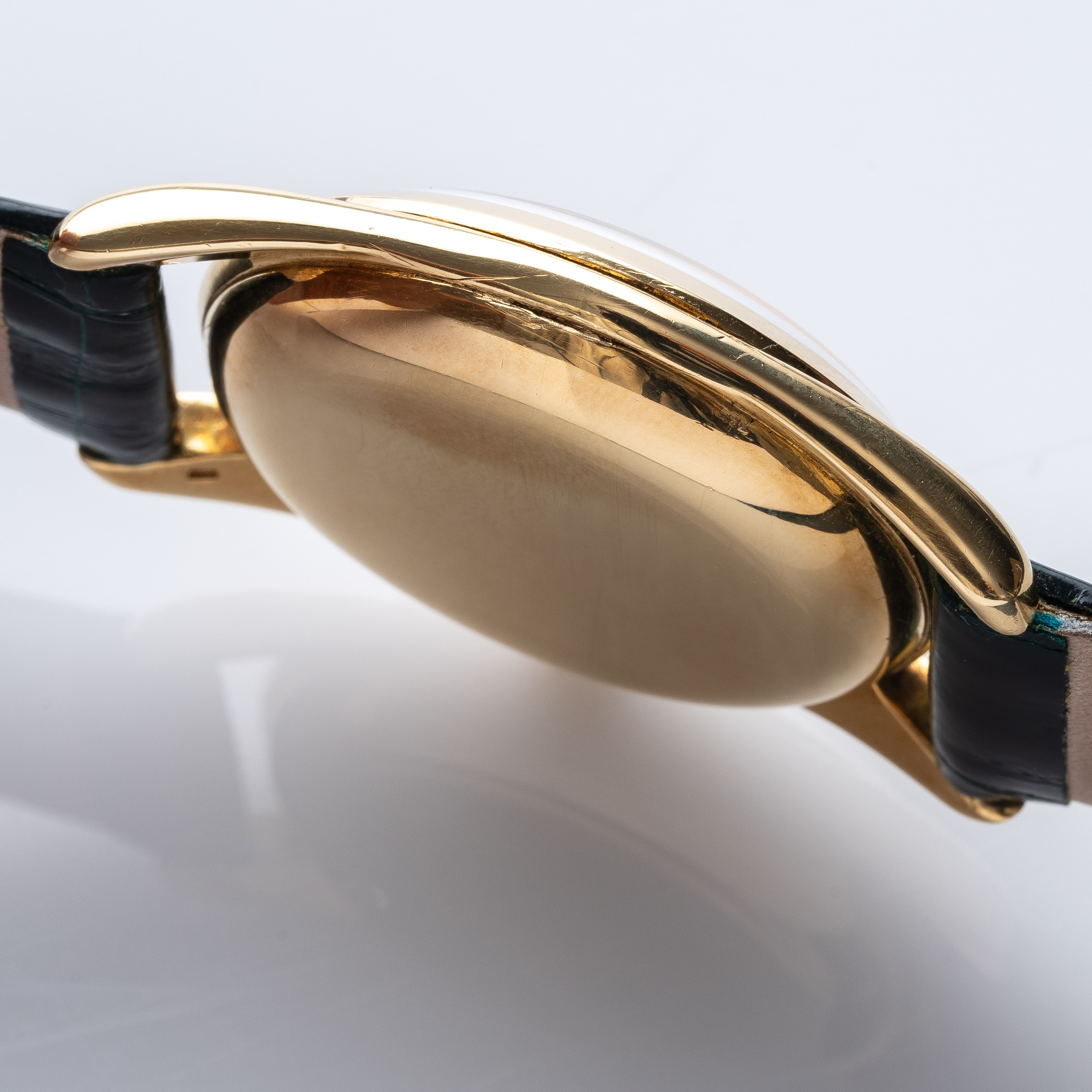 IWC - CALATRAVAOROLOGIO SOLO TEMPO A CARICA AUTOMATICA IN ORO GIALLO 18KT CON DATARIO AD ORE TRE.