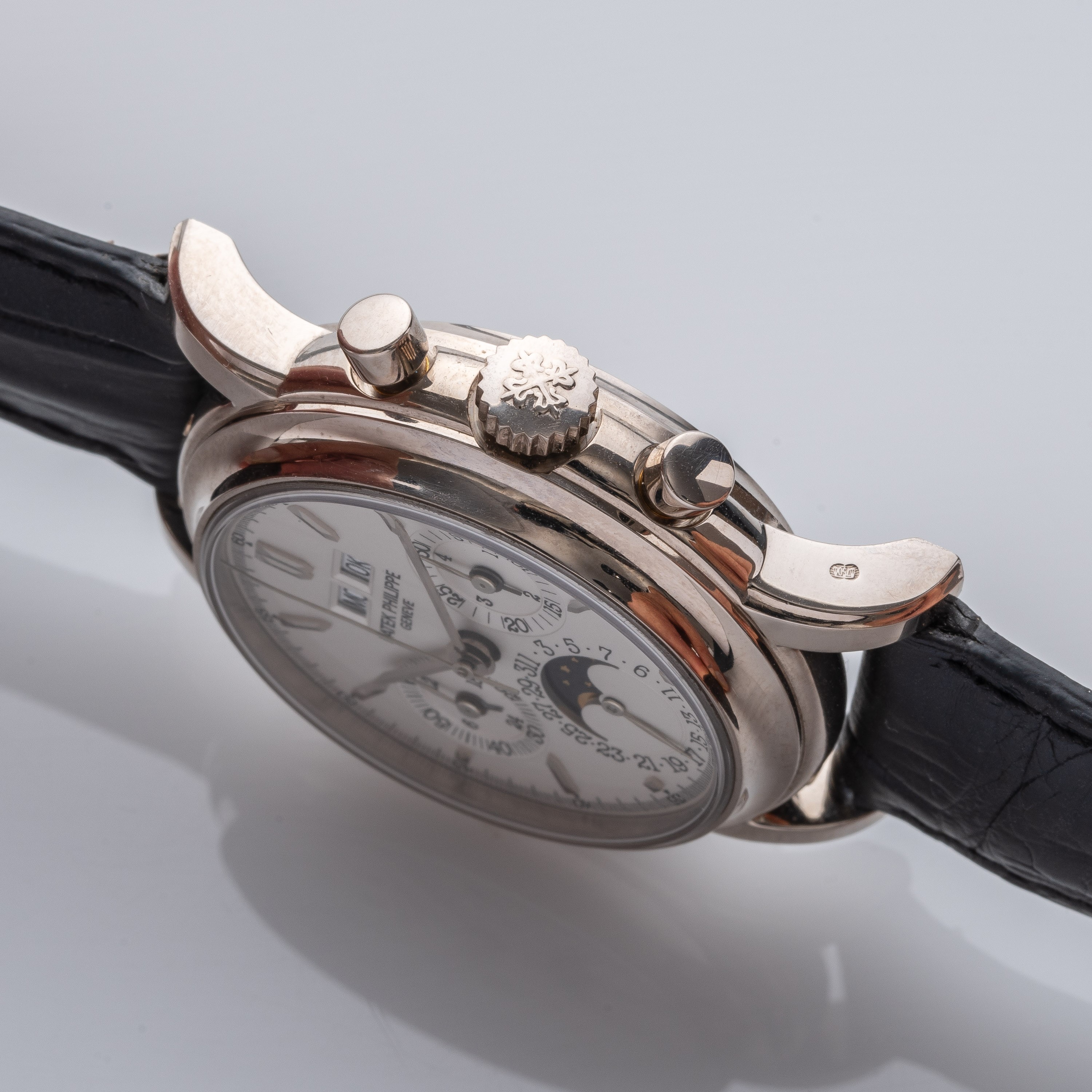 PATEK PHILIPPE - CRONOGRAFOCALENDARIO PERPETUO A CARICA MANUALE IN ORO BIANCO 18KT ON QUADRANTE B...
