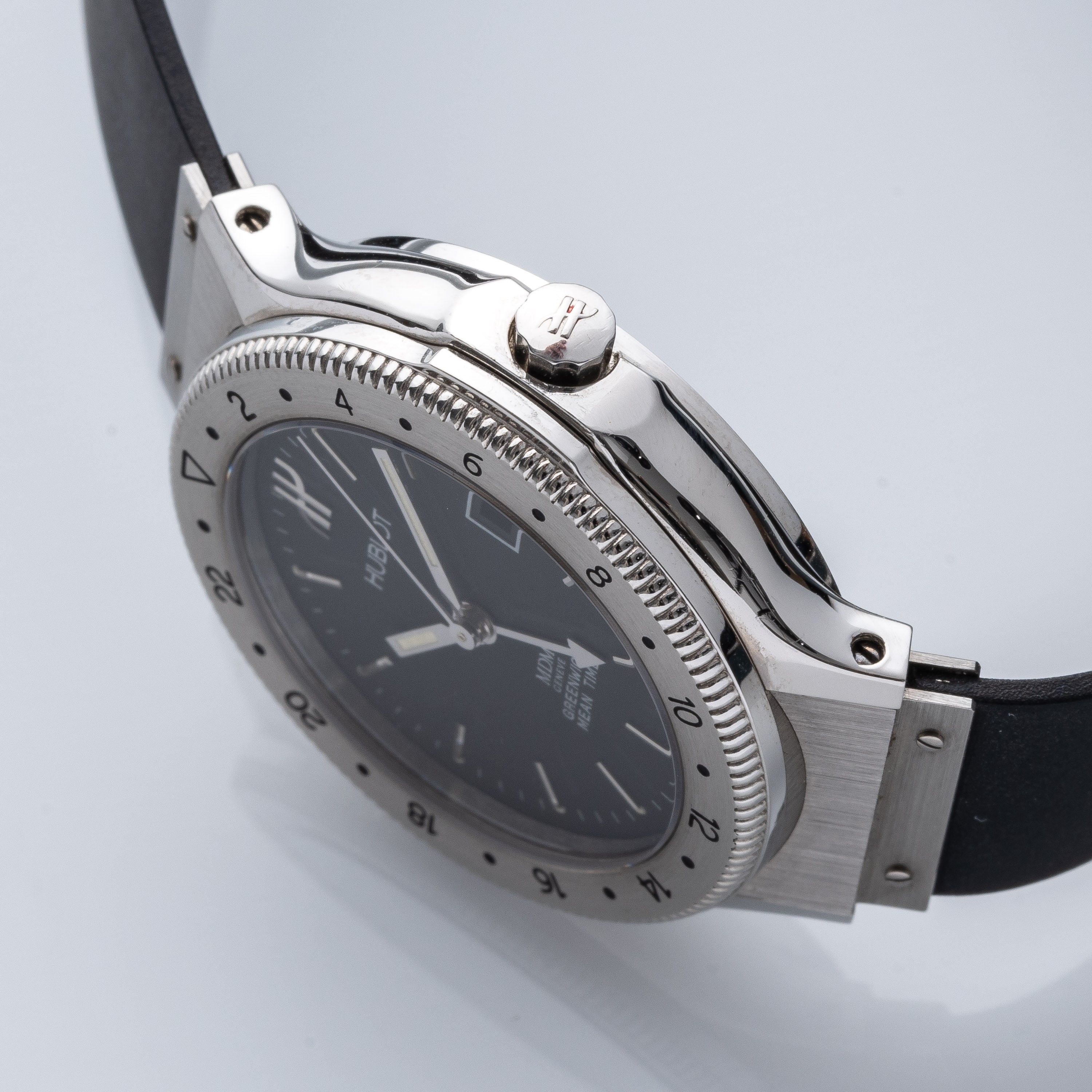 HUBLOT - MDM GMTOROLOGIO GMT A CARICA AUTOMATICA IN ACCIAIO E ORO 18KT CON QUADRANTE NERO.