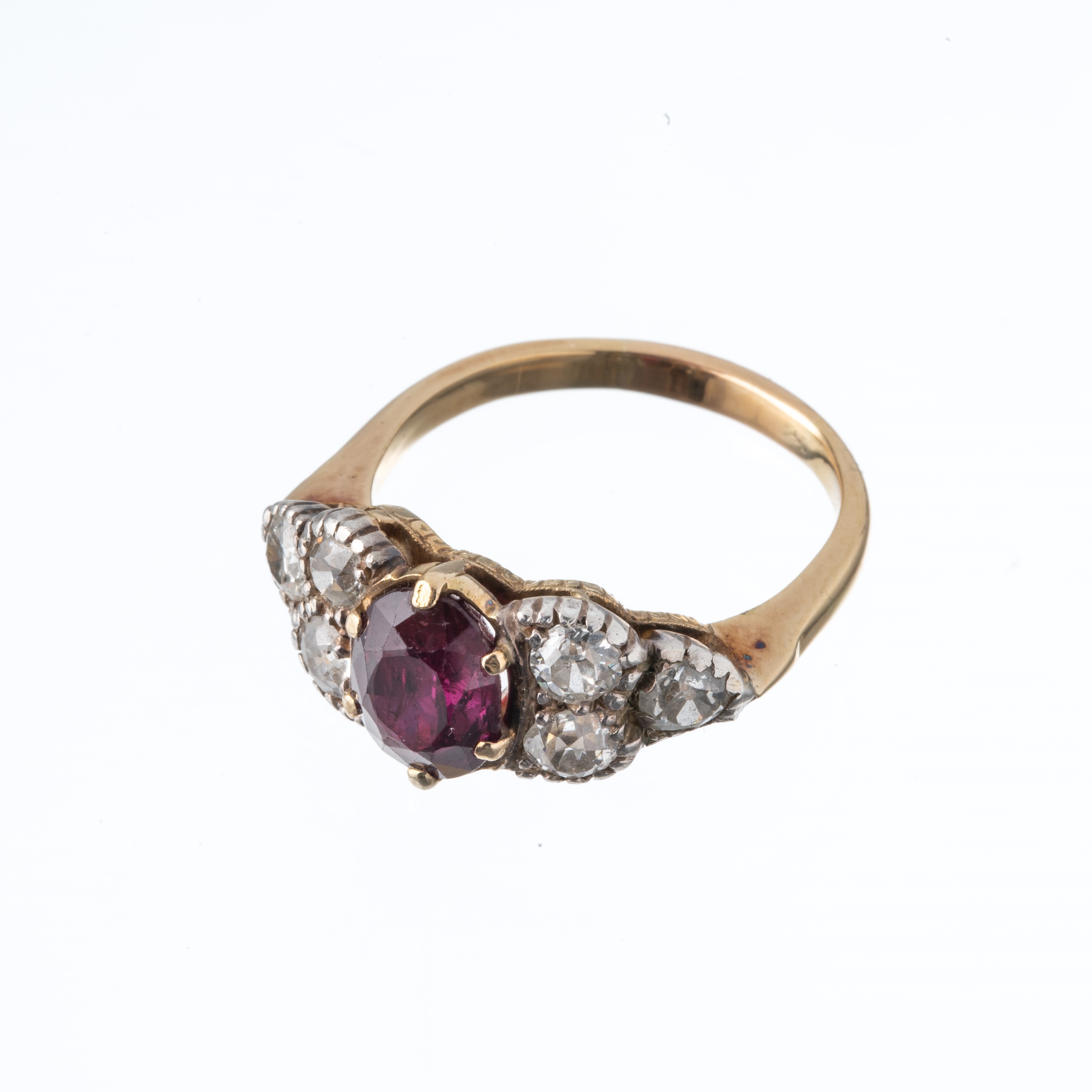 ANELLO IN ORO GIALLO 18KT E ARGENTO CON RUBINO E DIAMANTI