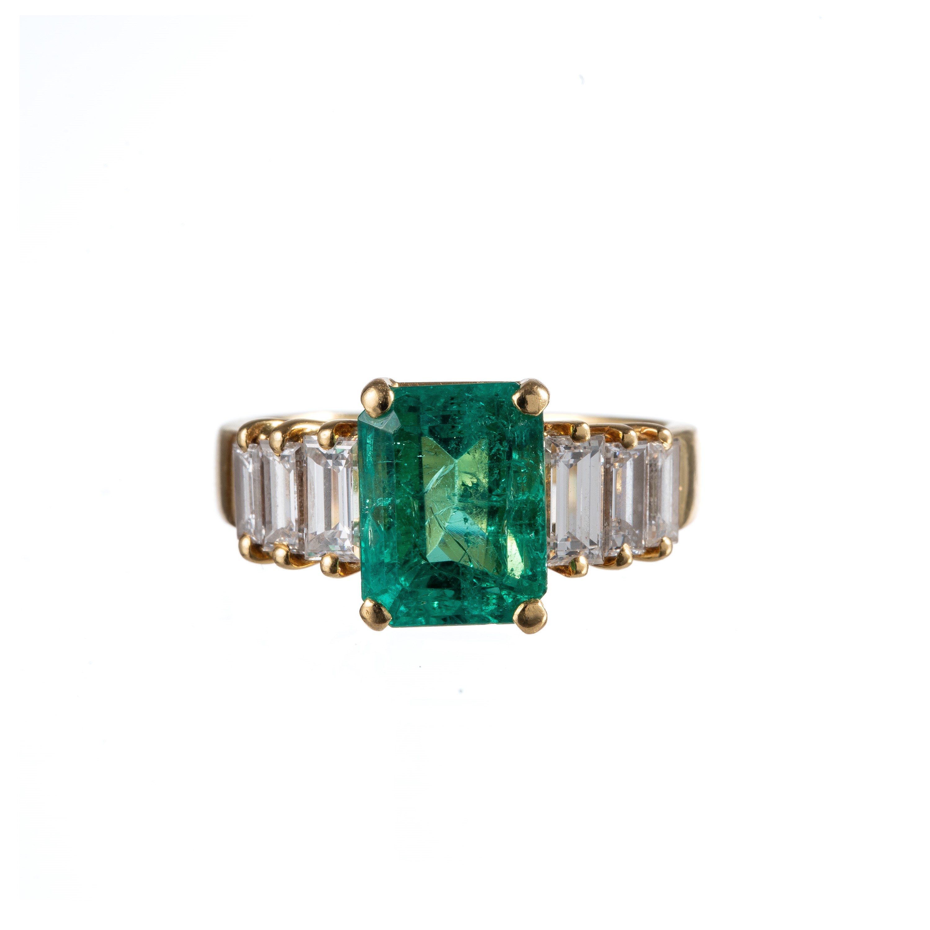 ANELLO IN ORO GIALLO 18KT CON SMERALDO E DIAMANTI BAGUETTE