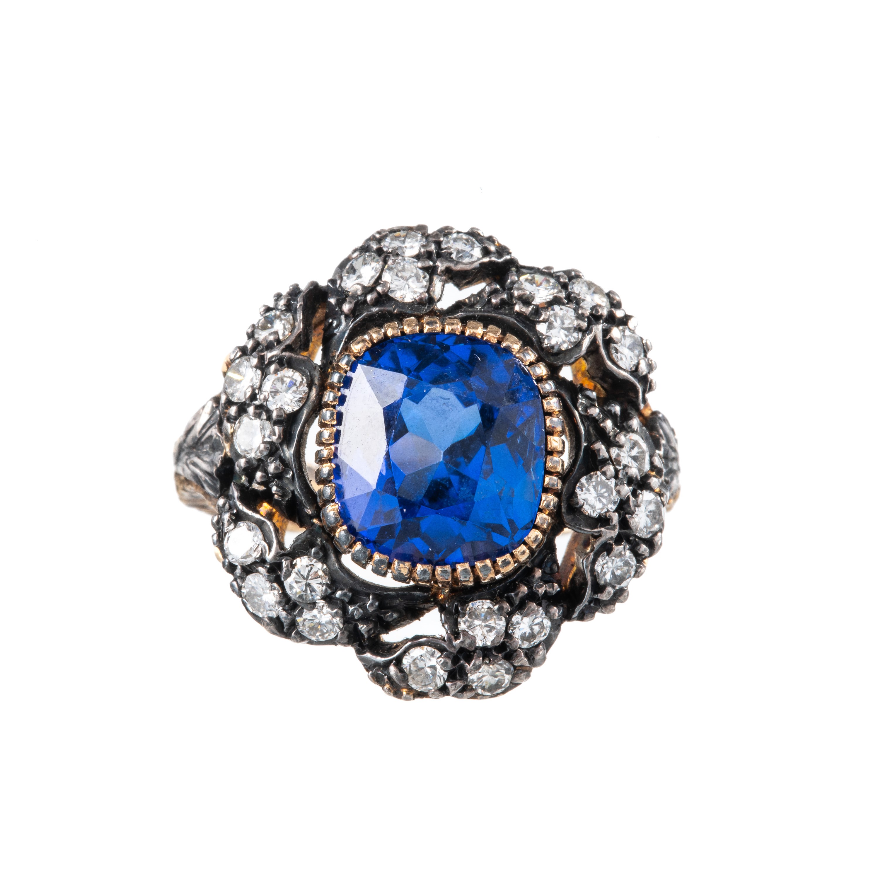 ANELLO IN ORO GIALLO 18KT CON DIAMANTI, TANZANITE E DIAMANTI 'HUIT HUIT'