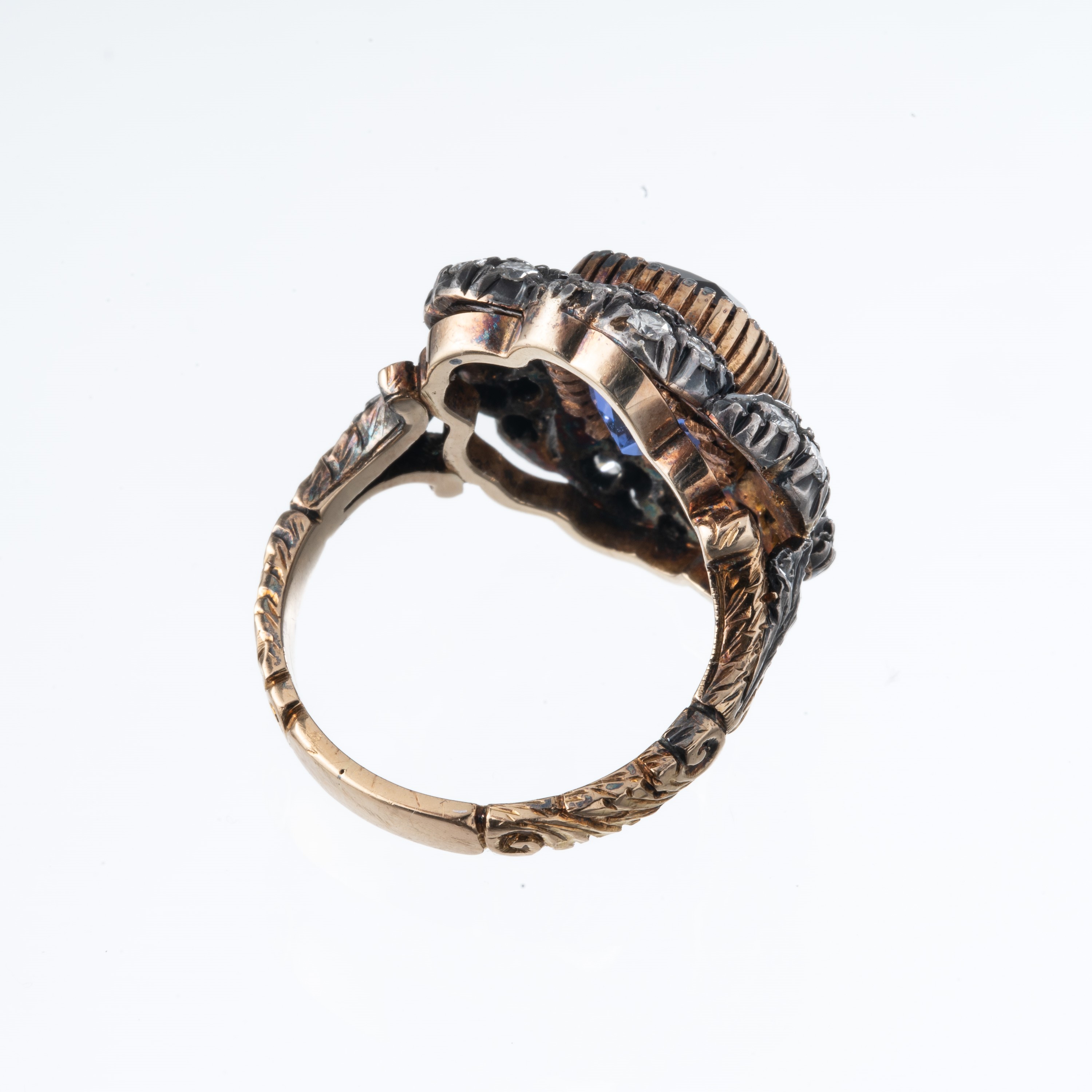 ANELLO IN ORO GIALLO 18KT CON DIAMANTI, TANZANITE E DIAMANTI 'HUIT HUIT'