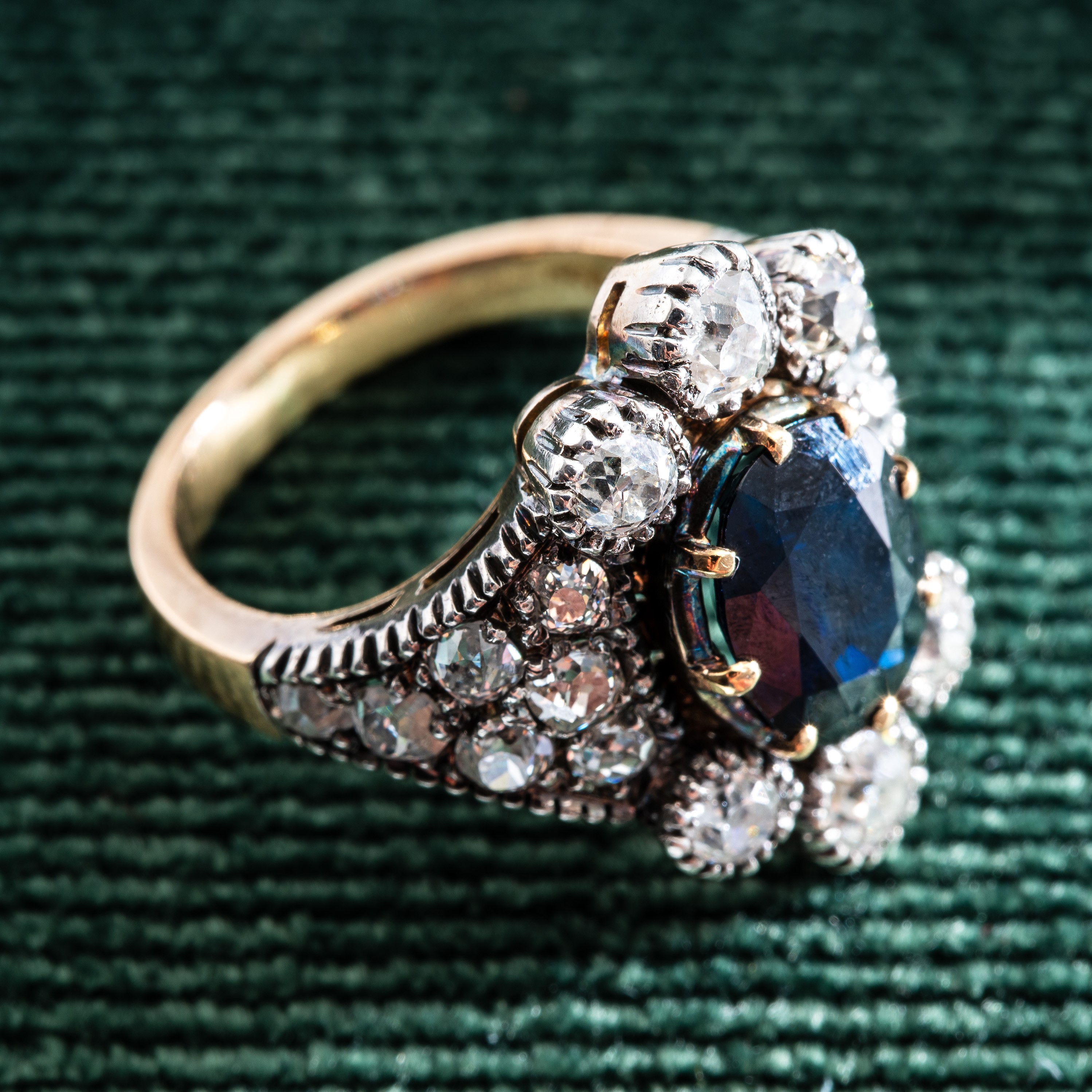 ANELLO IN ORO GIALLO 18KT E ARGENTO CON ZAFFIRO E DIAMANTI CORONE'