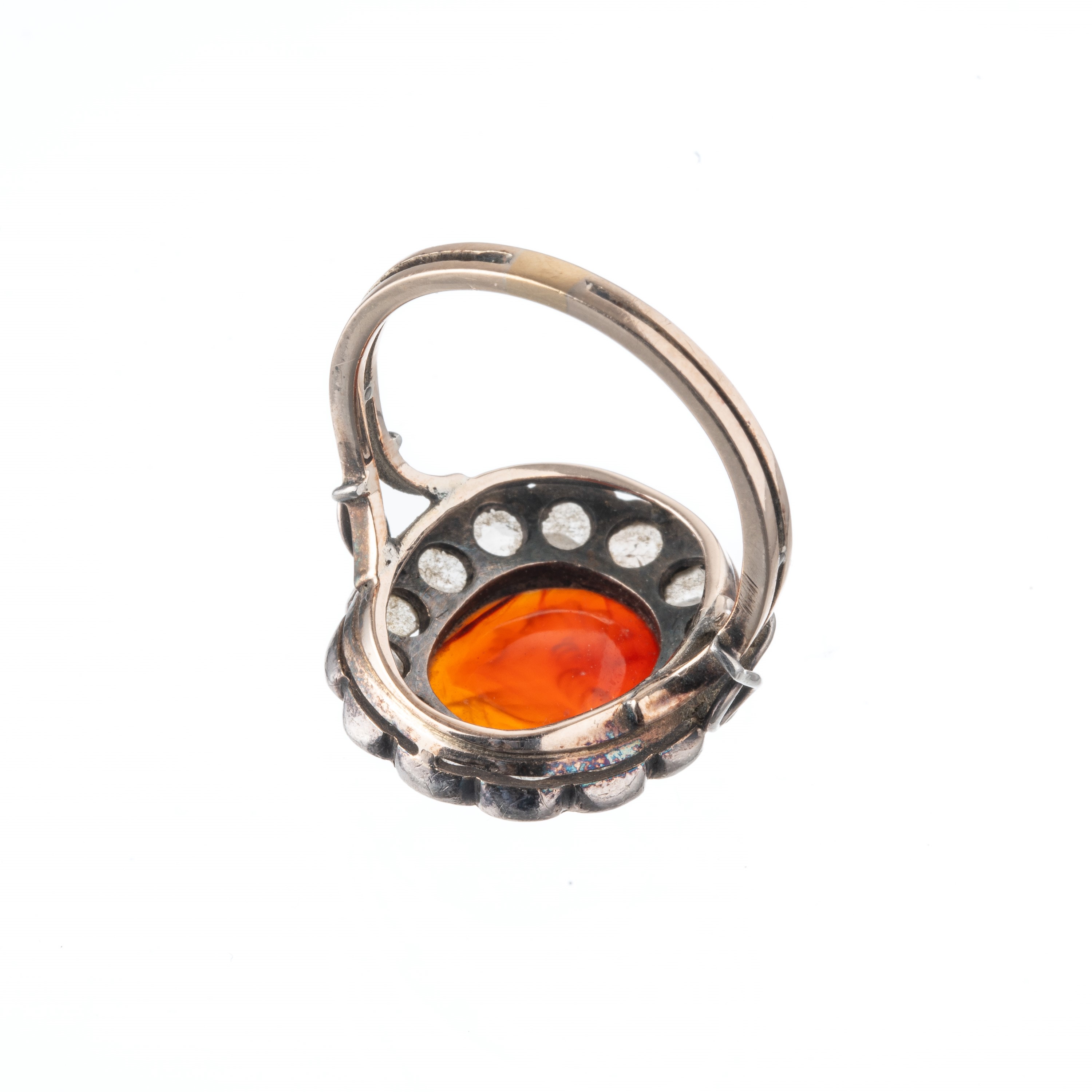 ANELLO IN ORO GIALLO 18KT CON PIETRA CORNIOLA E DIAMANTI