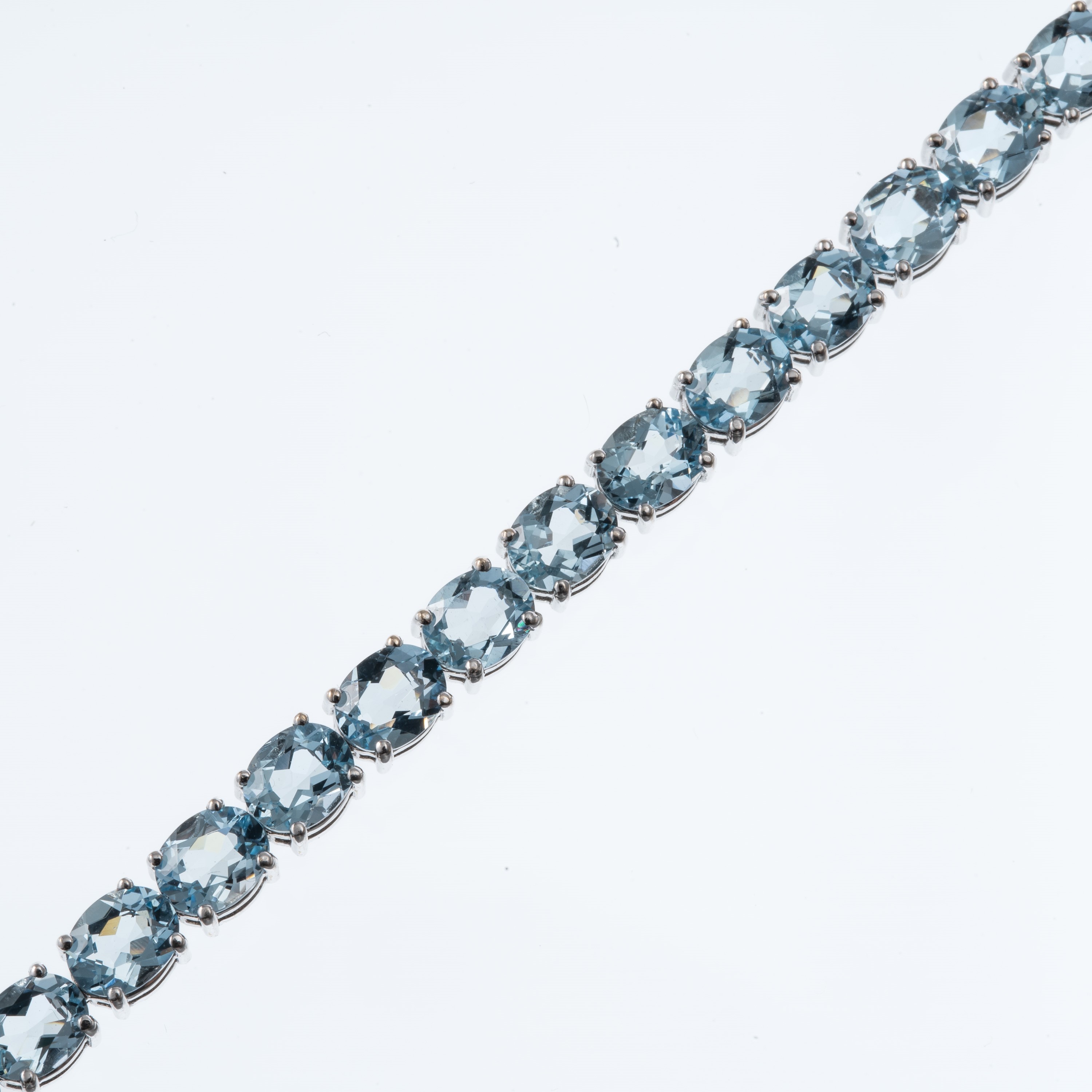 BRACCIALE IN ORO BIANCO 18 KT CON AQUAMARINA CT 8,00 LUNGHEZZA 18 CM
