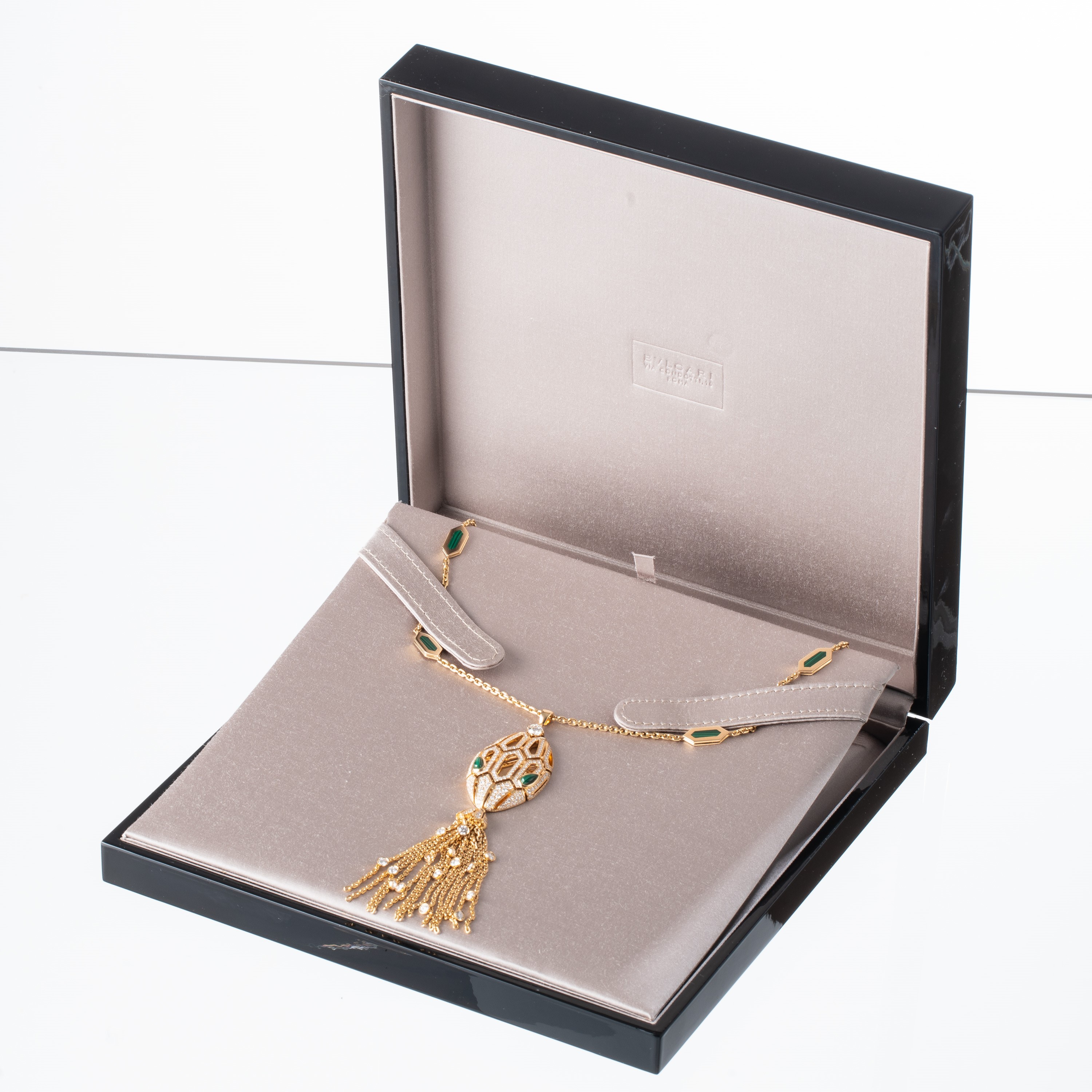 BULGARI - SERPENTI SEDUTTORICOLLANA SERPENTI SEDUTTORI IN ORO GIALLO 18KT,DIAMANTI E MALACHITE