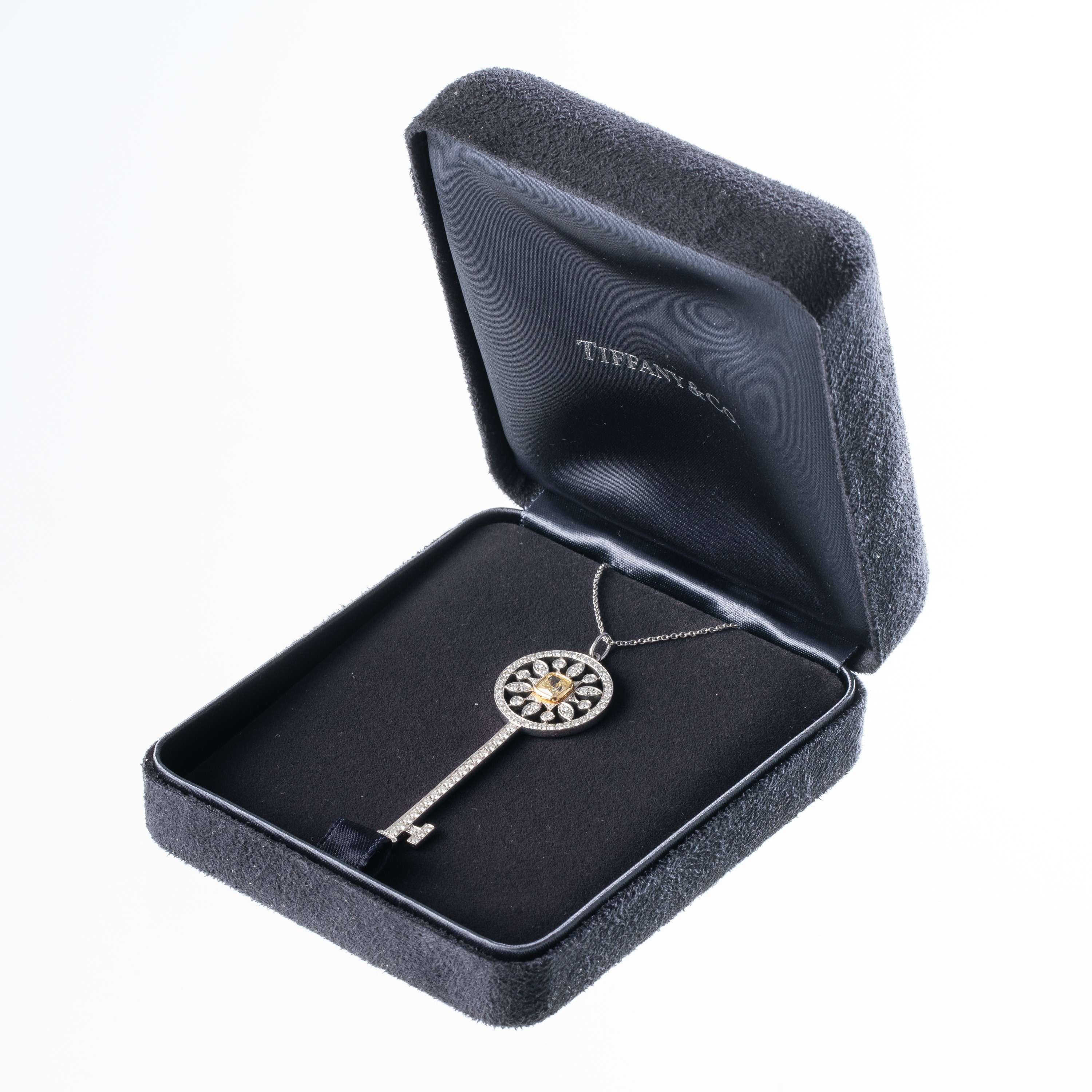 TIFFANY&CO - COLLANACOLLANA CON CHIAVE IN PLATINO E DIAMANTI CUSHION