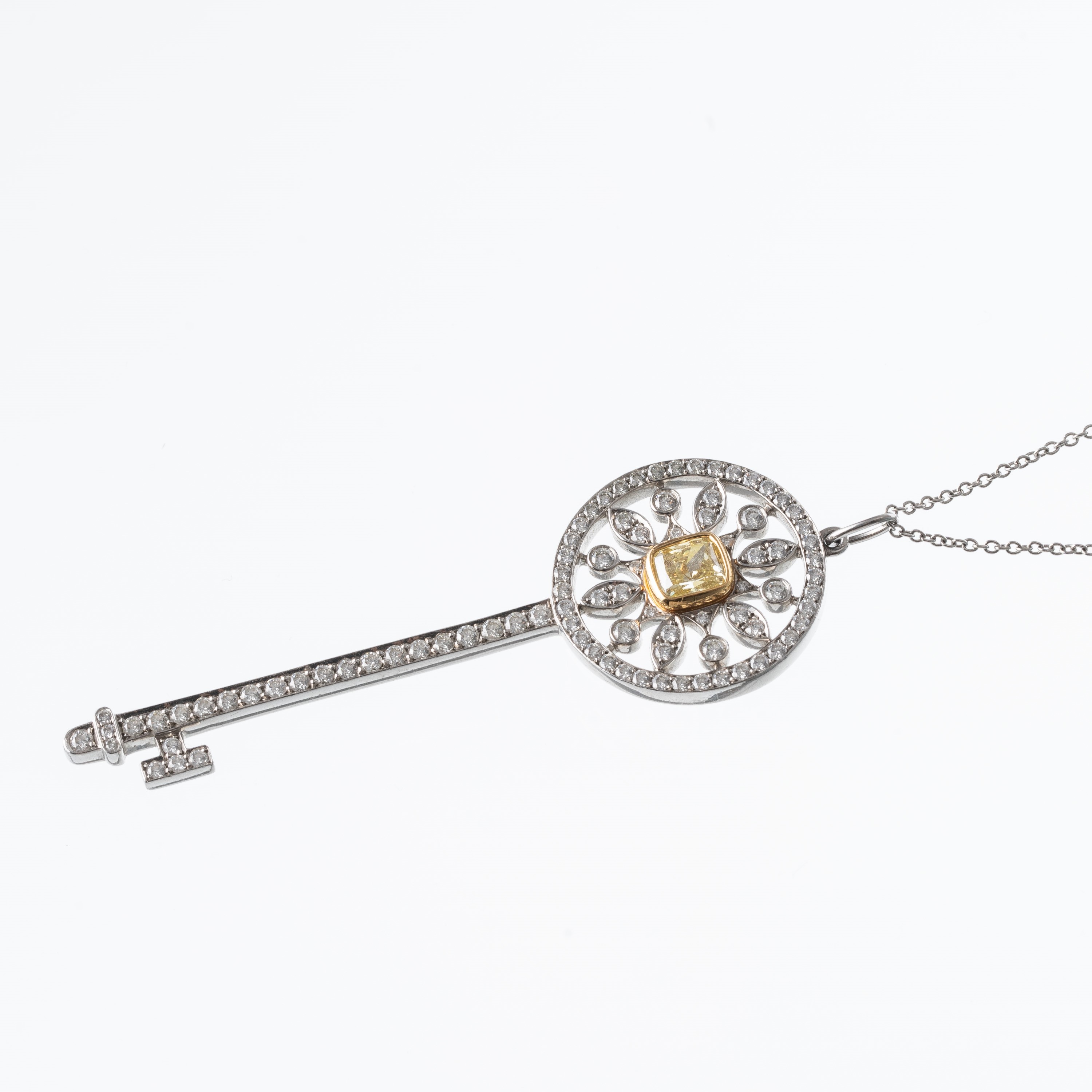TIFFANY&CO - COLLANACOLLANA CON CHIAVE IN PLATINO E DIAMANTI CUSHION