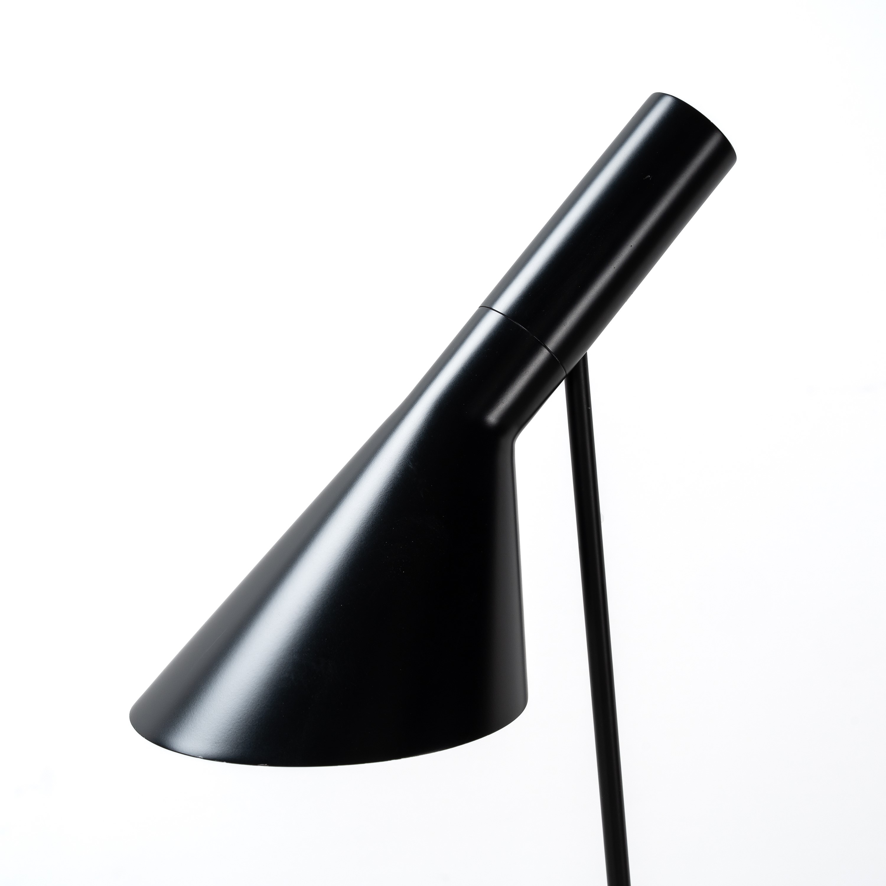 ARNE JACOBSEN, PIANTANA 'AJ'