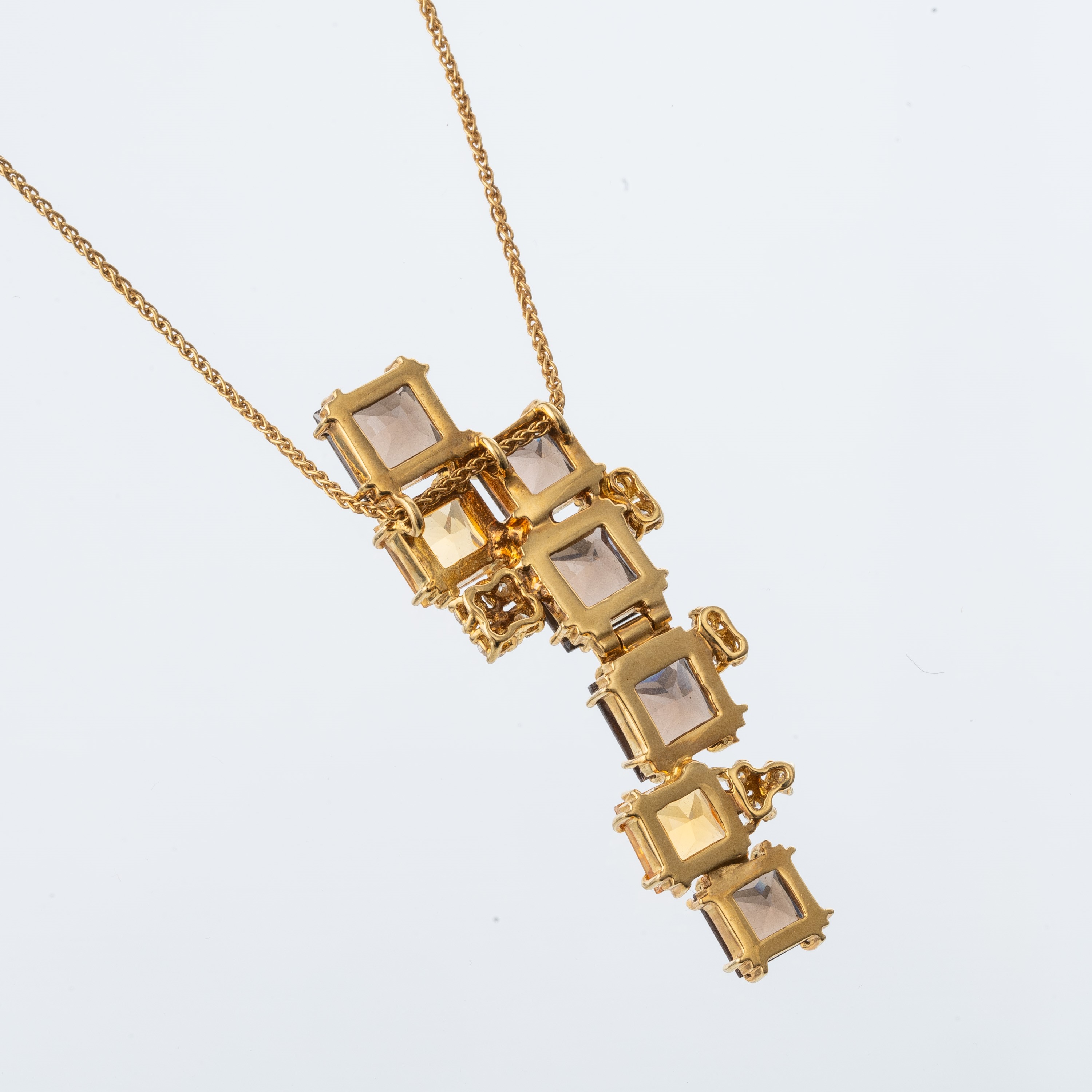 CIONDOLO CON CATENA IN ORO GIALLO 18 KT CON QUARZI FUME’ E DIAMANTI