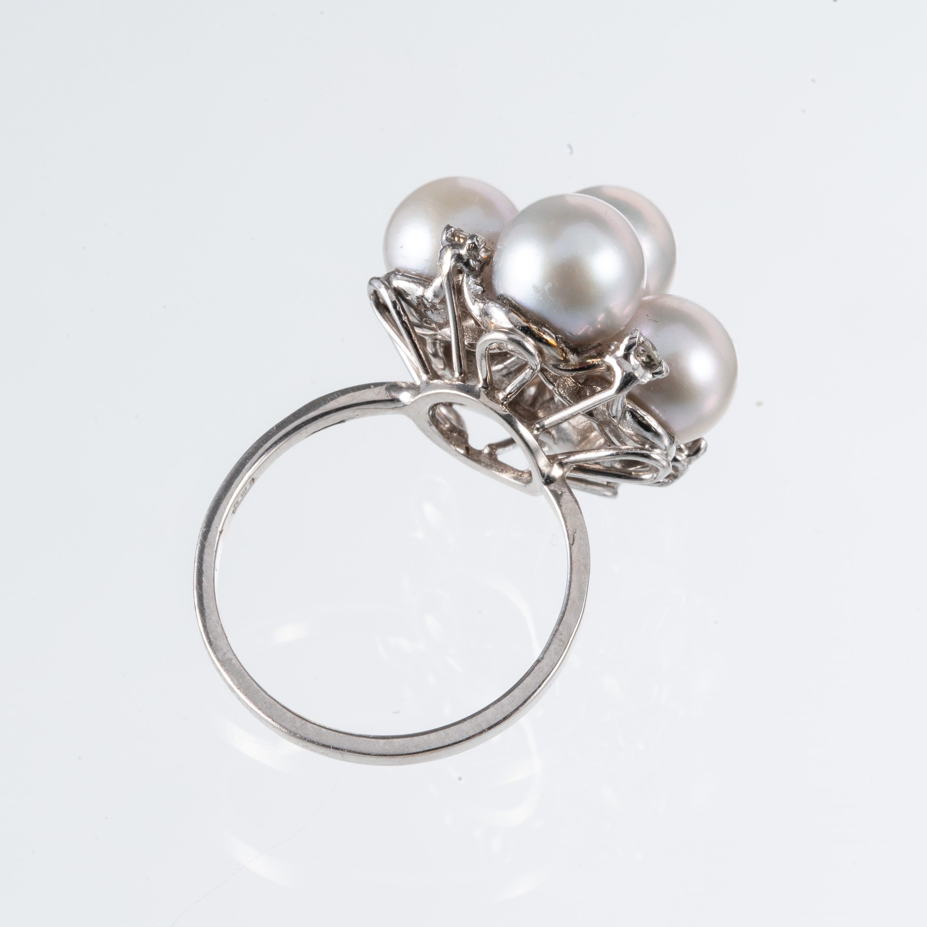 ANELLO IN ORO BIANCO 14KT CON PERLE E DIAMANTI