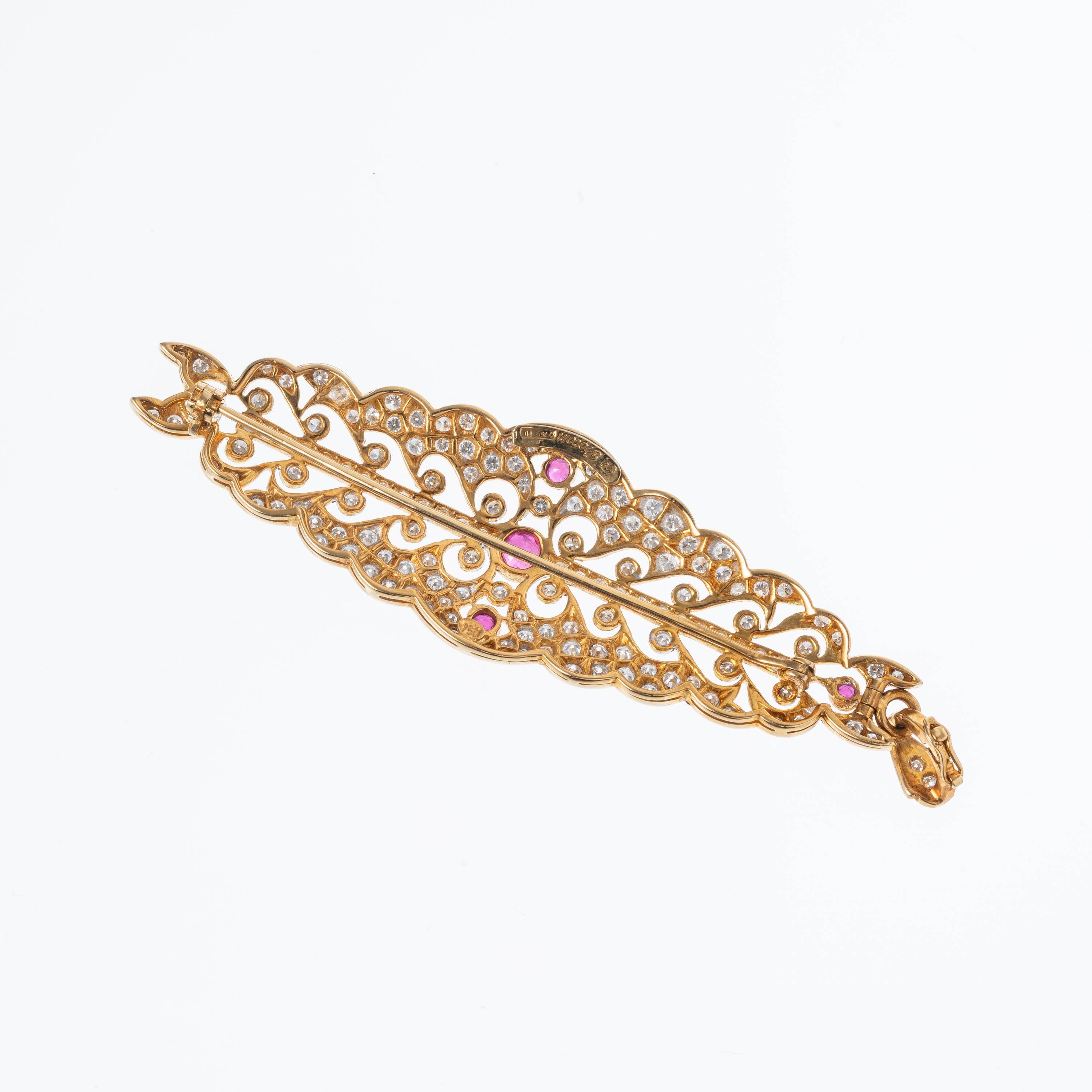 PIOVAN - SPILLA /CIONDOLO TRASFORMABILE IN ORO GIALLO 18 KT A LOSANGA CON RUBINI, BRILLANTI,