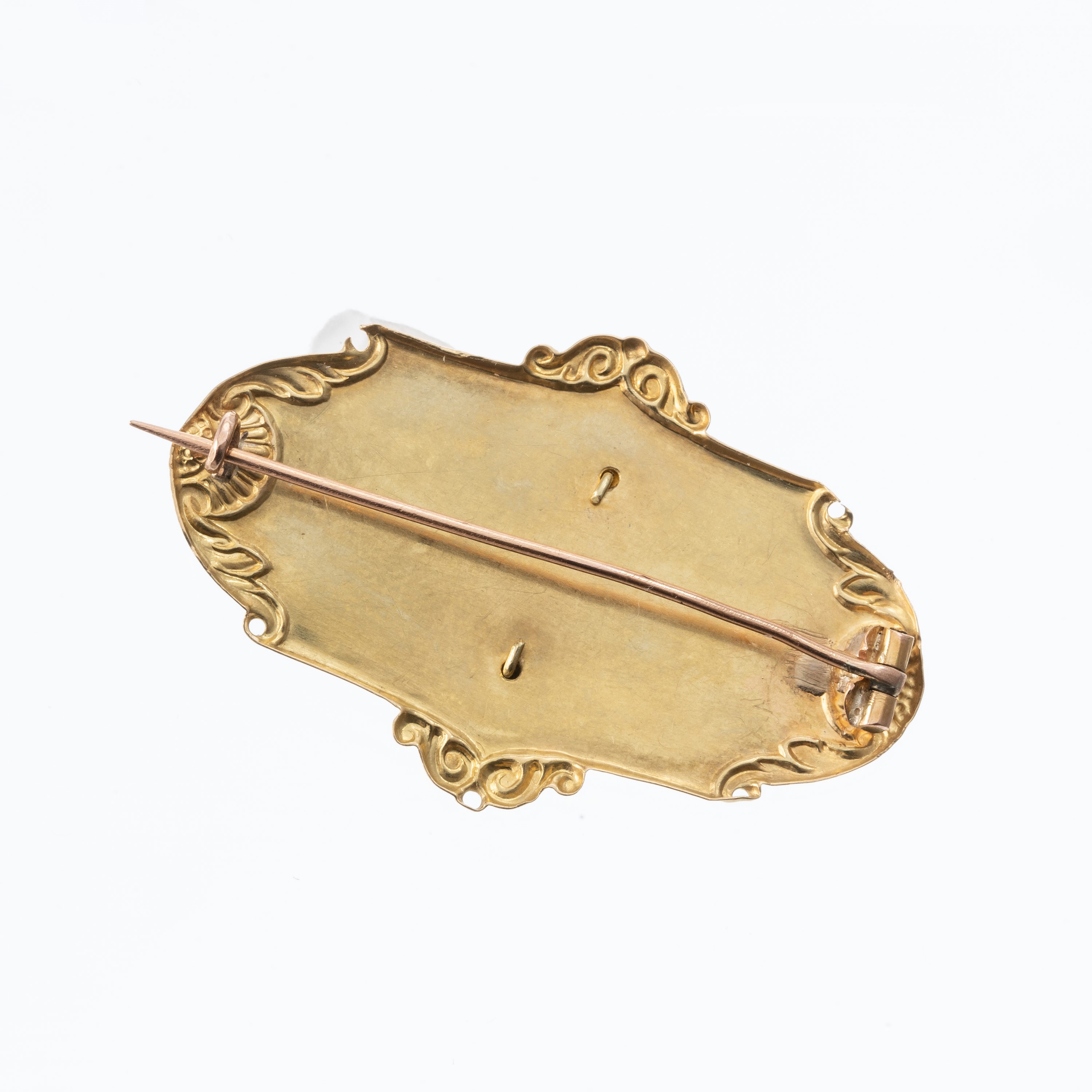 SPILLA BORBONICA IN ORO GIALLO 18 KT RAFFIGURANTE UN CERBIATTO