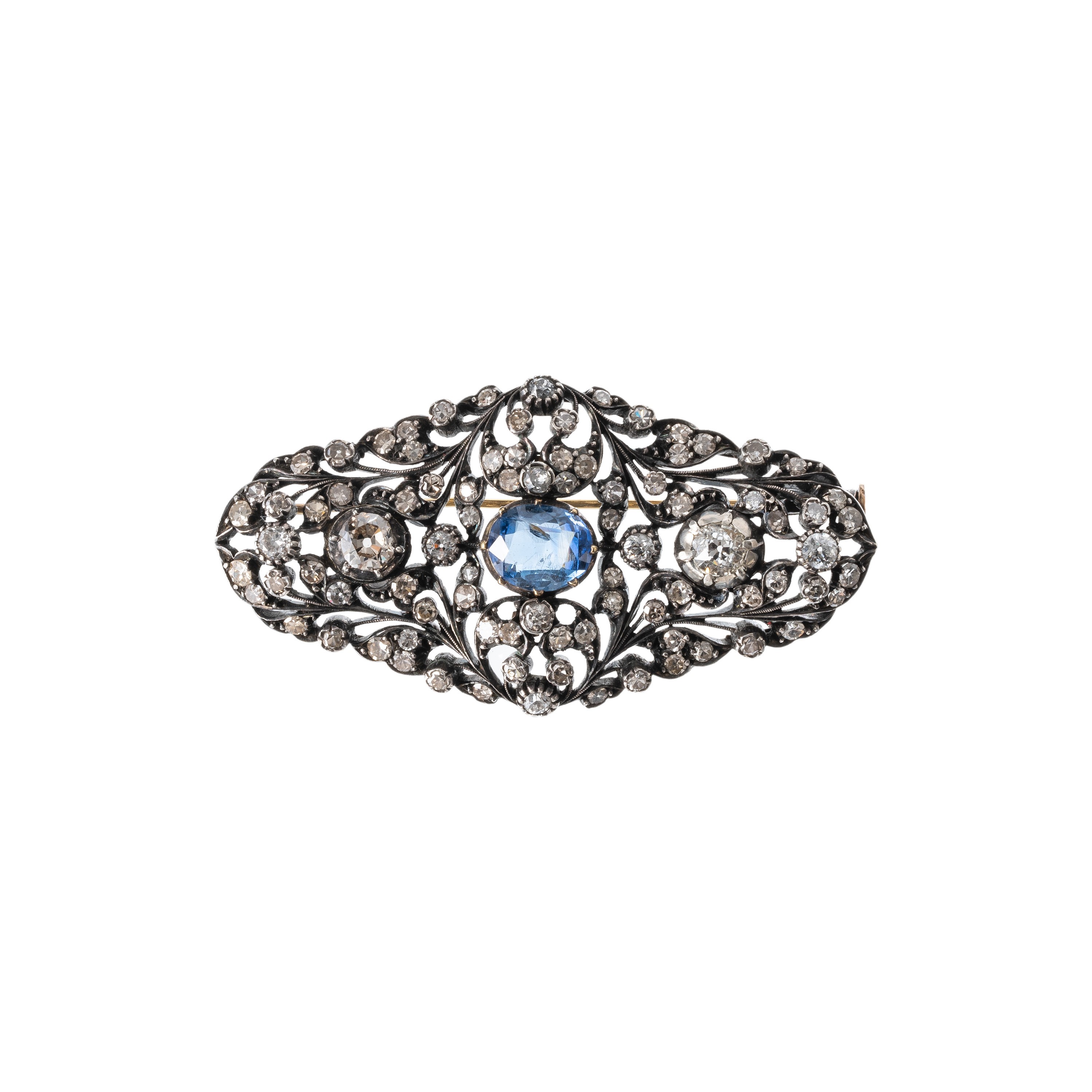 SPILLA ANTICA IN ORO GIALLO 18 KT E ARGENTO CON ZAFFIRO CYLON E DUE DIAMANTI LATERALI TONDI