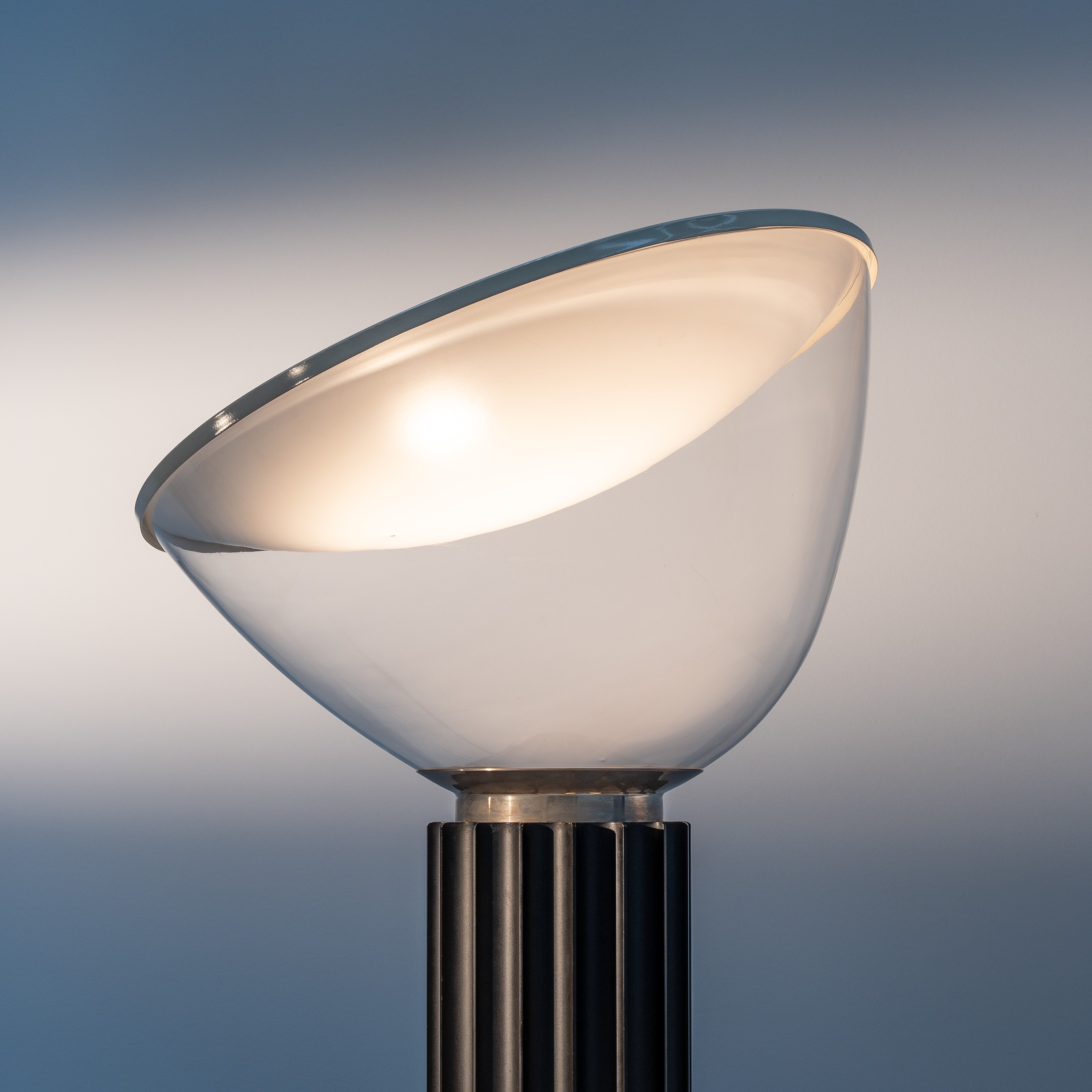 ACHILLE E PIER GIACOMO CASTIGLIONI, LAMPADA DA TAVOLO 'TACCIA'