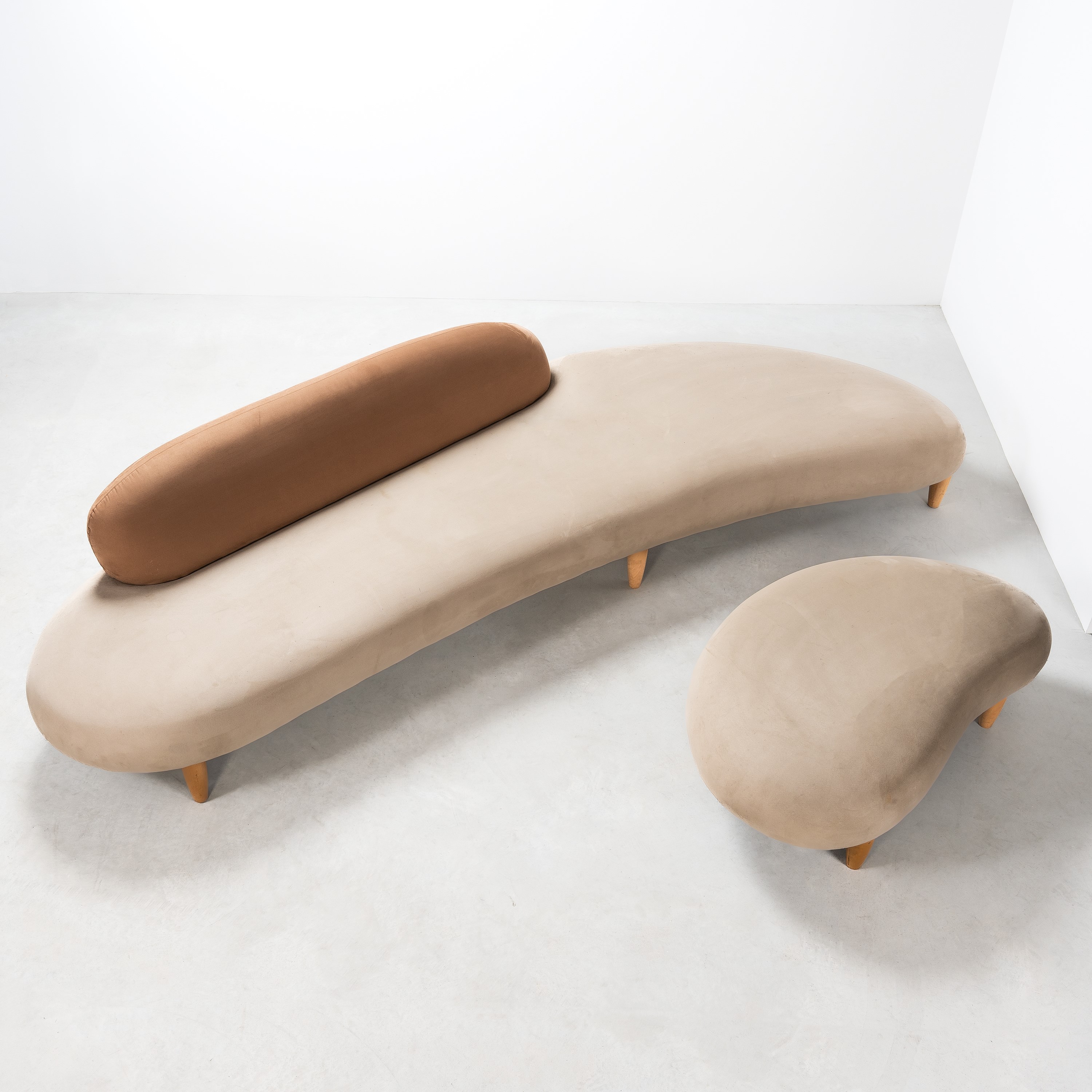 ISAMU NOGUCHI, DIVANO E POUF 'FREEFORM'