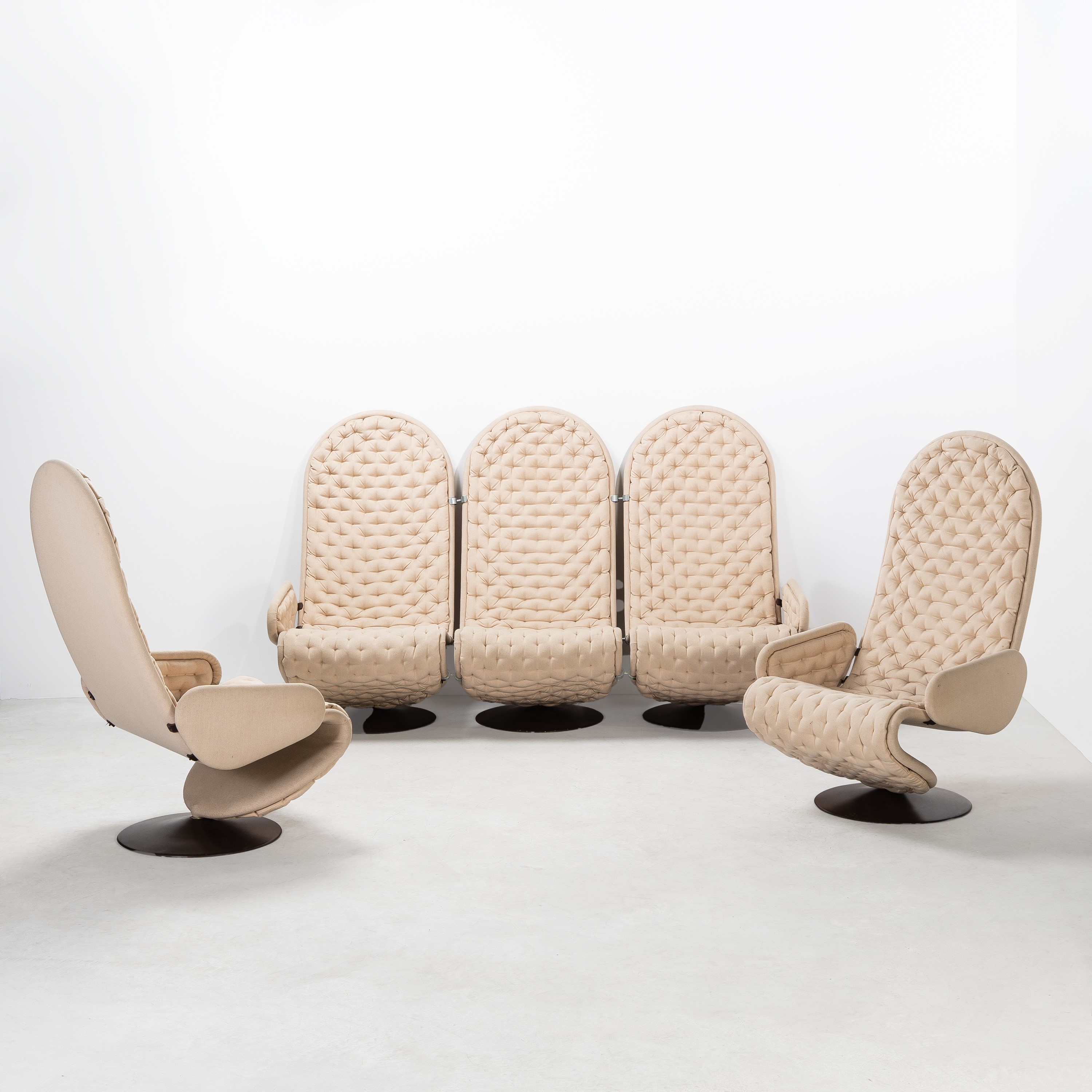 VERNER PANTON, DIVANETTO MODULARE E DUE POLTRONE '1-2-3 DELUXE'