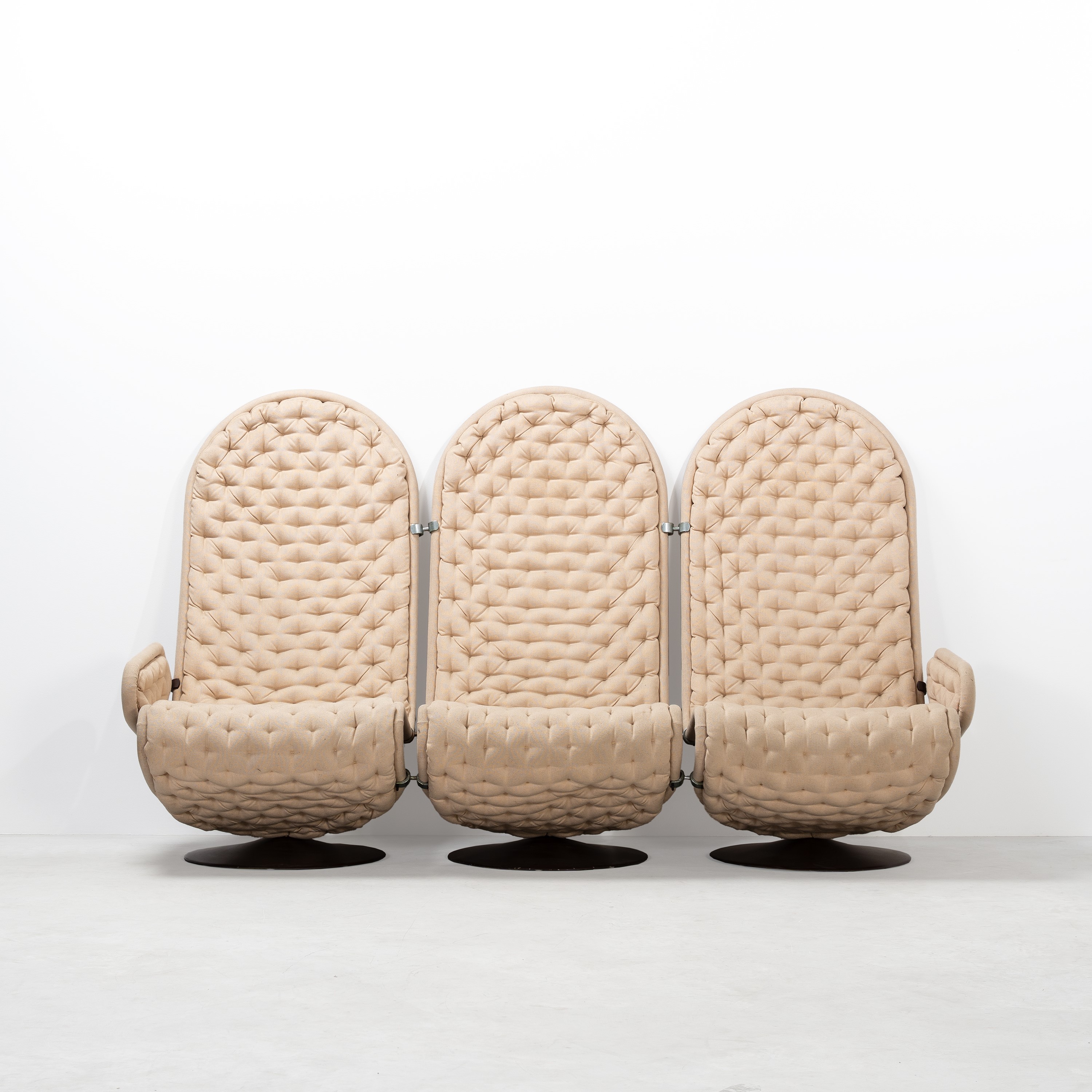 VERNER PANTON, DIVANETTO MODULARE E DUE POLTRONE '1-2-3 DELUXE'