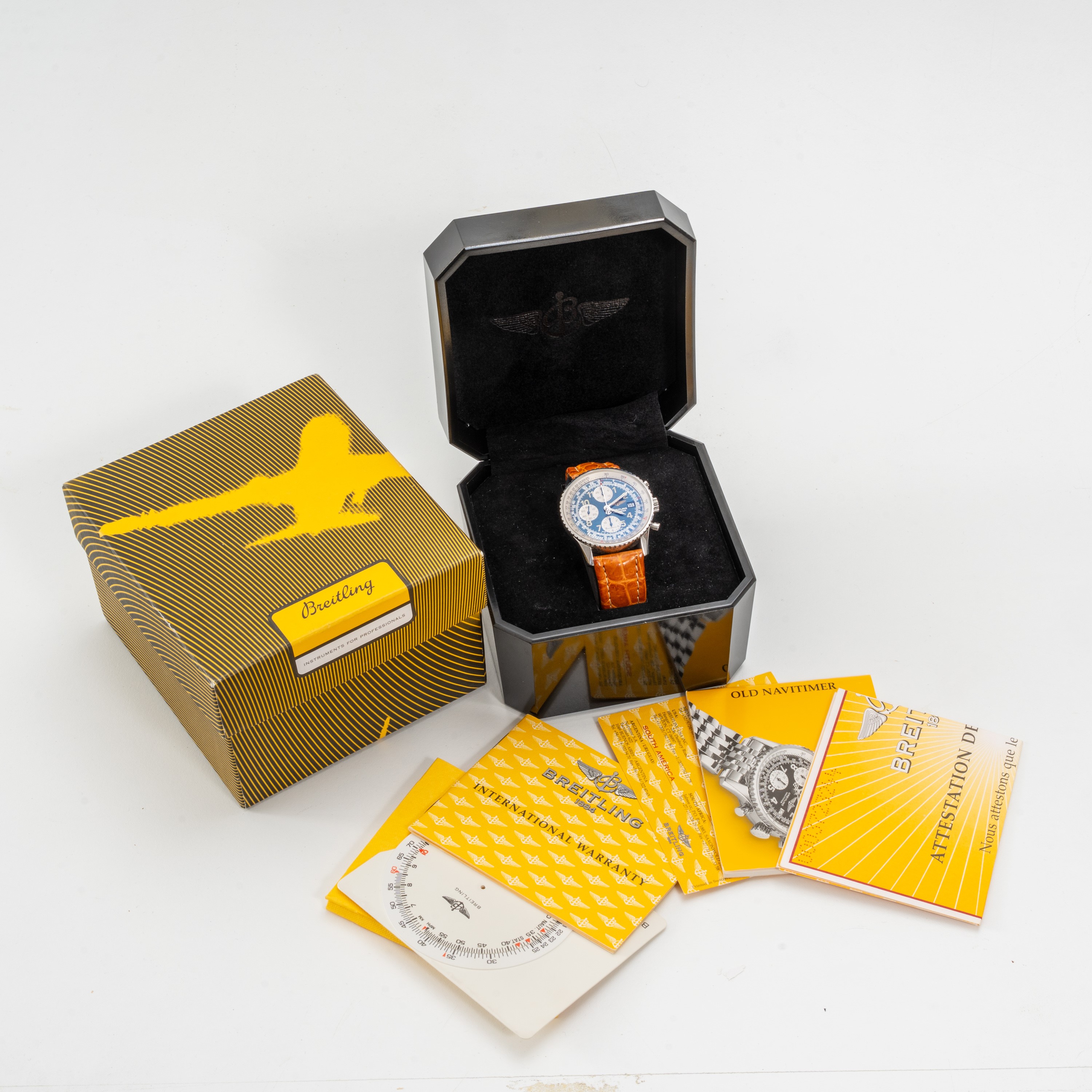 BREITLING - NAVITIMERCRONOGRAFO IN ACCIAIO A CARICA AUTOMATICA CON QUADRANTE BLU, CONTATORI VERTI...