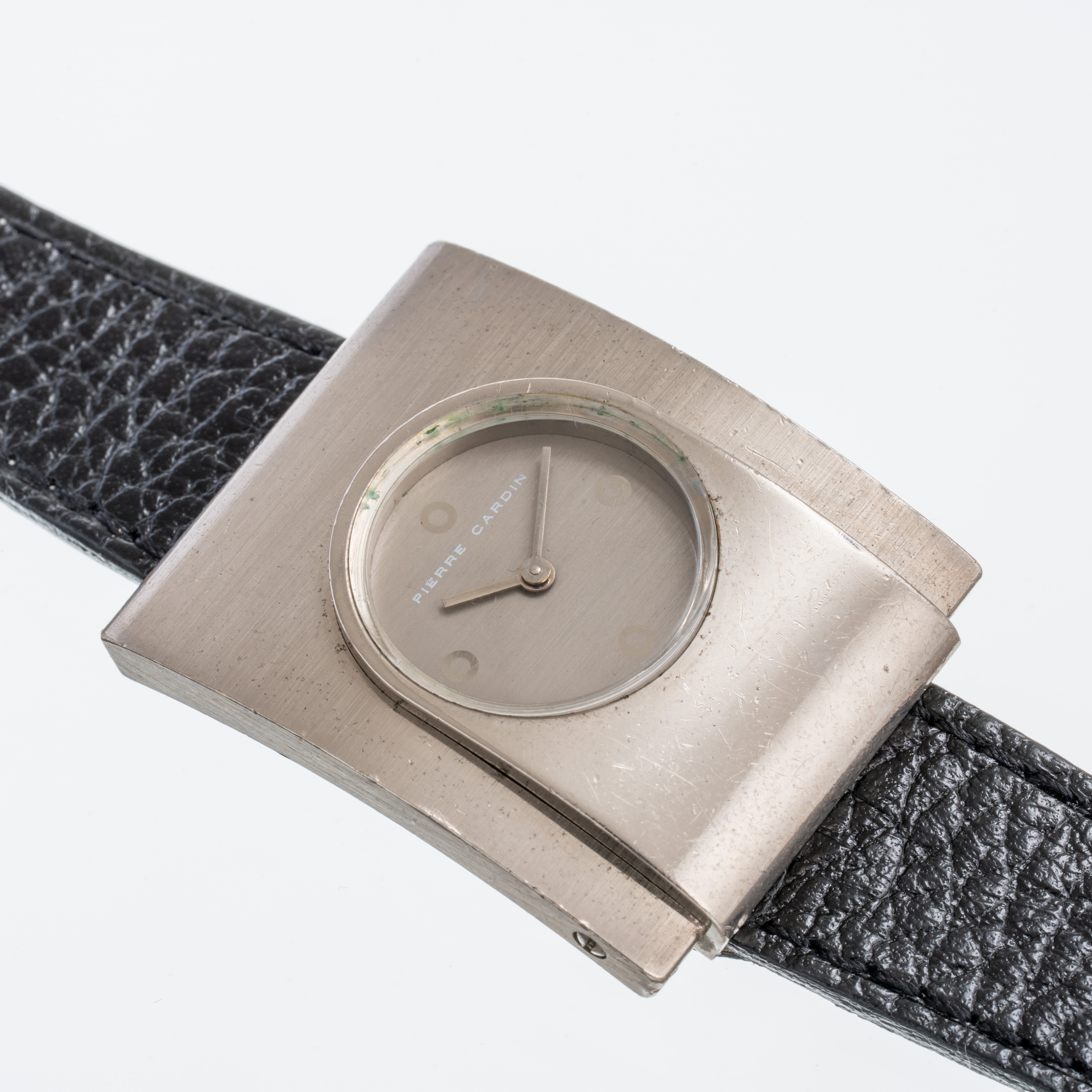 PIERRE CARDIN - TANKOROLOGIO SOLO TEMPO A CARICA MANUALE CON QUADRANTE GRIGIO