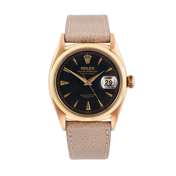 ROLEX - DATEJUST OVETTONE 18KT ROSE GOLD SELF-WINDING SOLO TIME WATCH, BLACK DIAL GOLD GRAPHICS AND  [..]