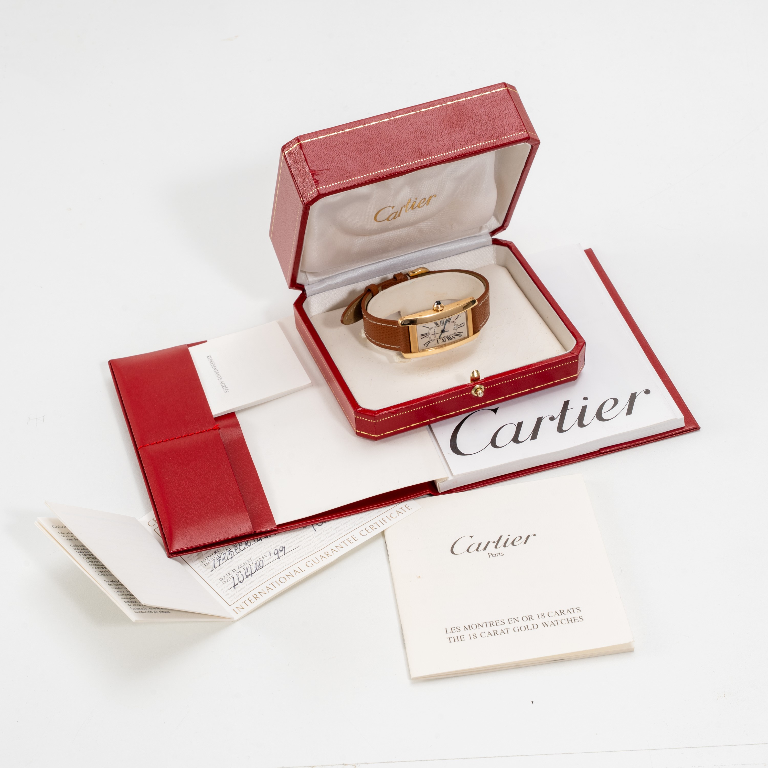 CARTIER - TANK AMERICAINEOROLOGIO SOLO TEMPO A CARICA AUTOMATICA IN ORO GIALLO 18KT CON QUADRANTE...