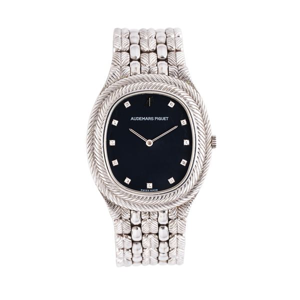 AUDEMARS PIGUET - AUDEMARS PIGUET 18KT WHITE GOLD QUARTZ WATCH WITH INTEGRATED 18KT WHITE GOLD BRACELET, BLACK DIAL WITH BRILLIANT-CUT DIAMOND MARKERS