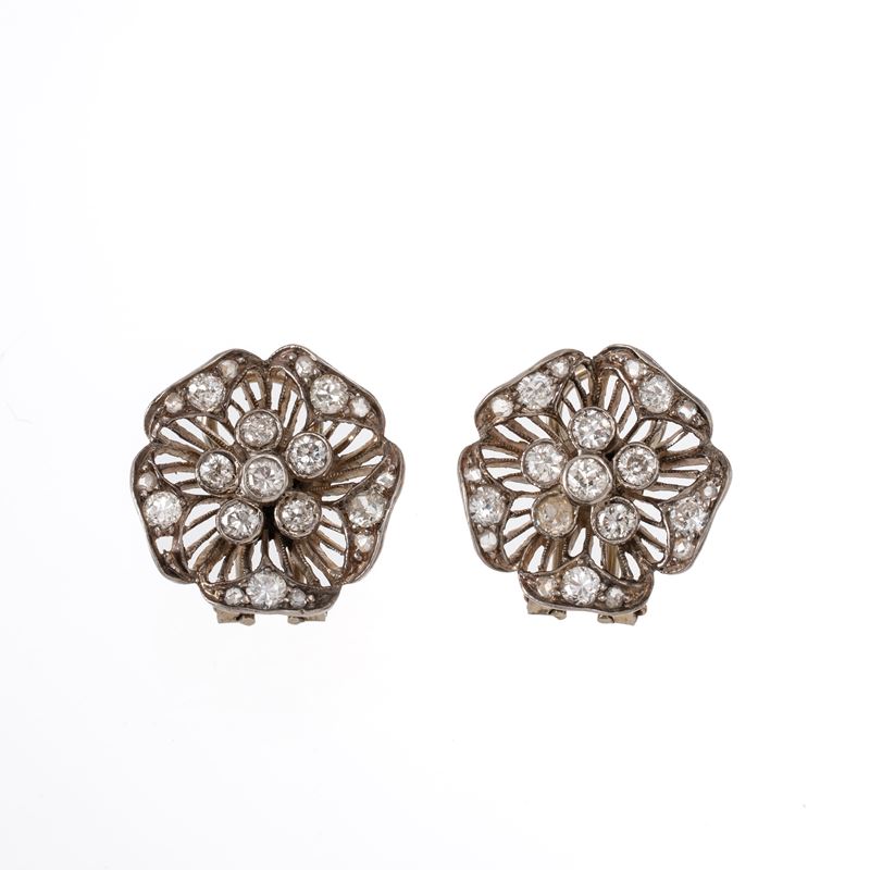 ORECCHINI IN ORO 18 KT E DIAMANTI