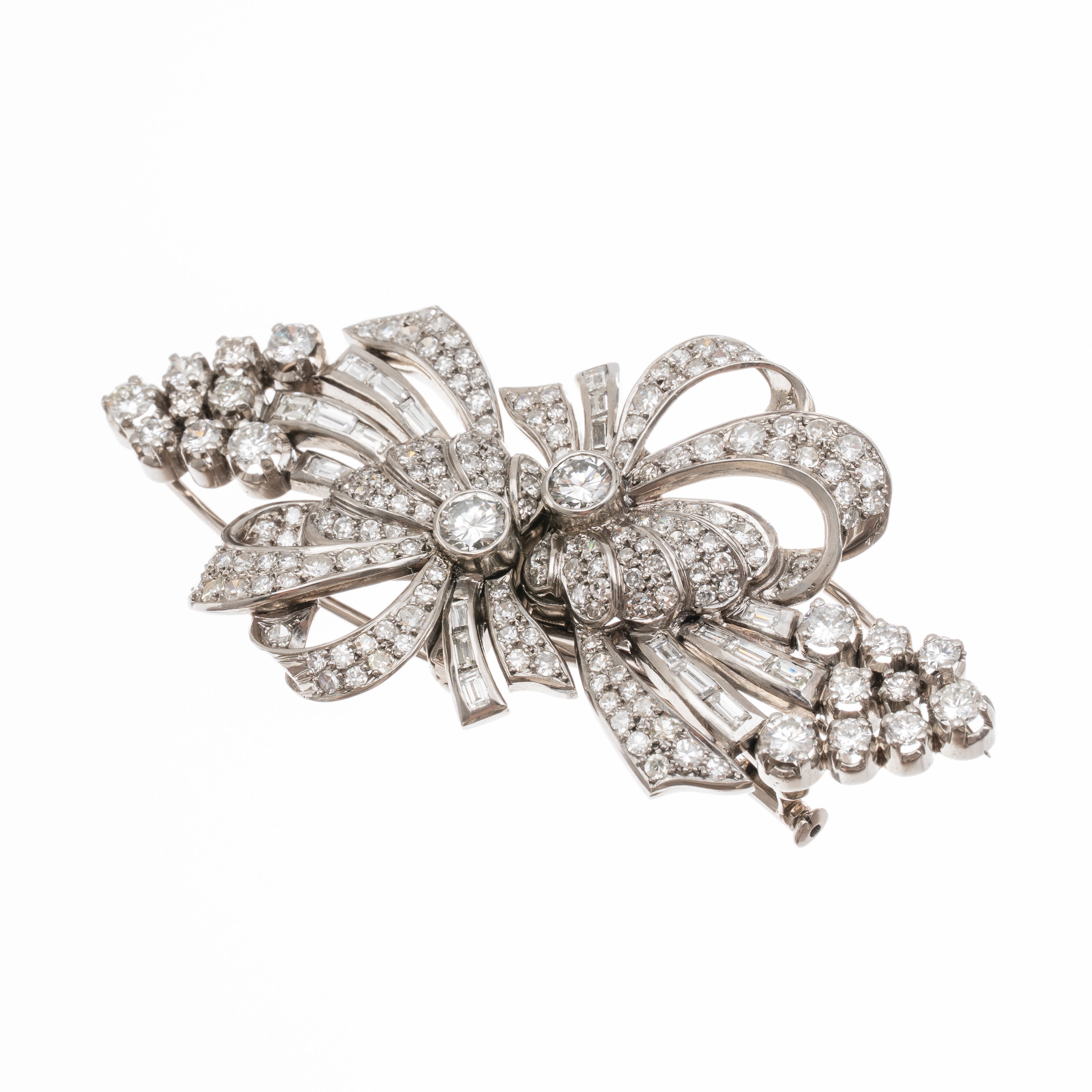 SPILLA A DOPPIA CLIP IN PLATINO CON DUE DIAMANTI TAGLIO BRILLANTE E BAGUETTES