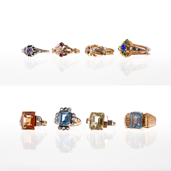 SET OF 8 GOLD RINGS