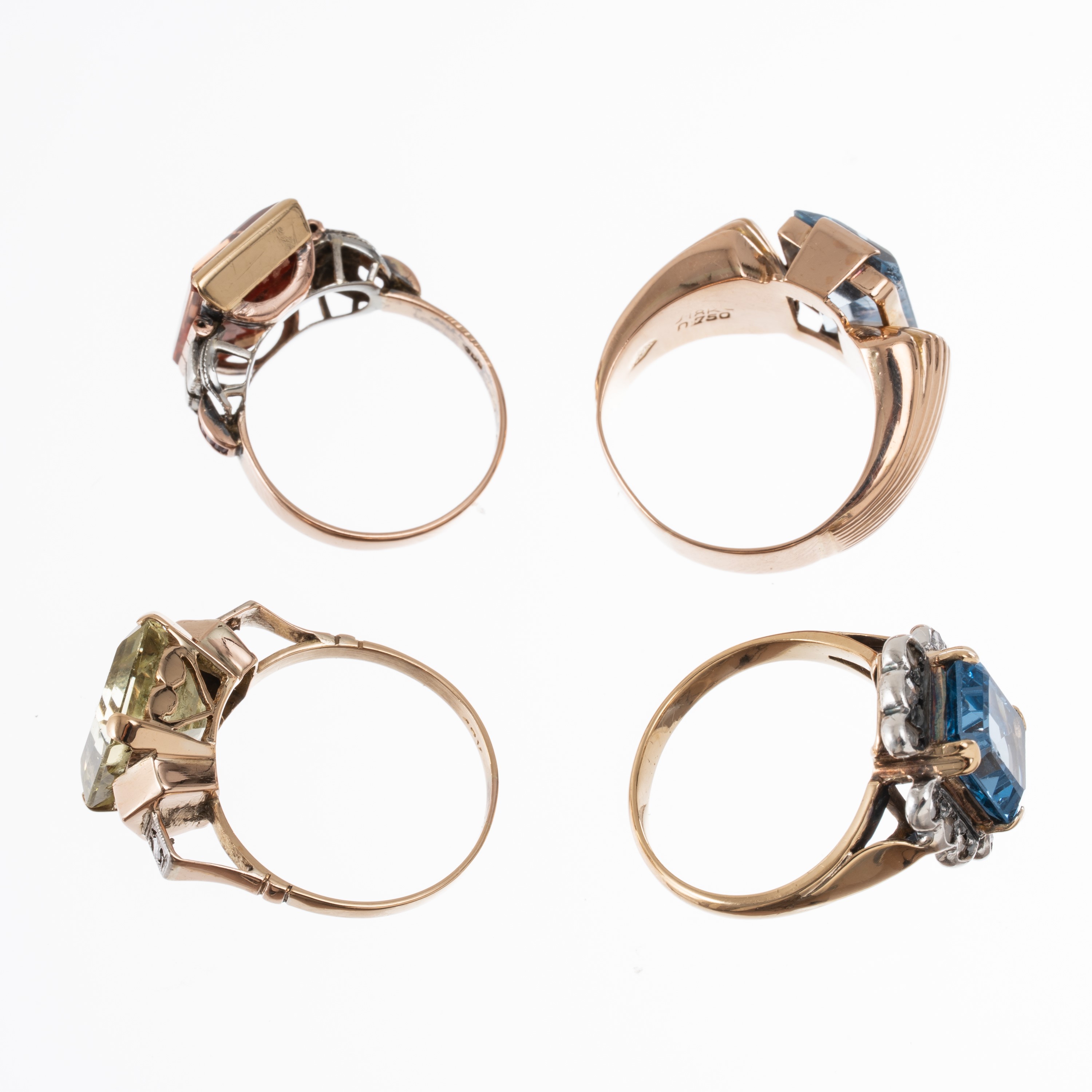 LOTTO DI 8 ANELLI IN ORO