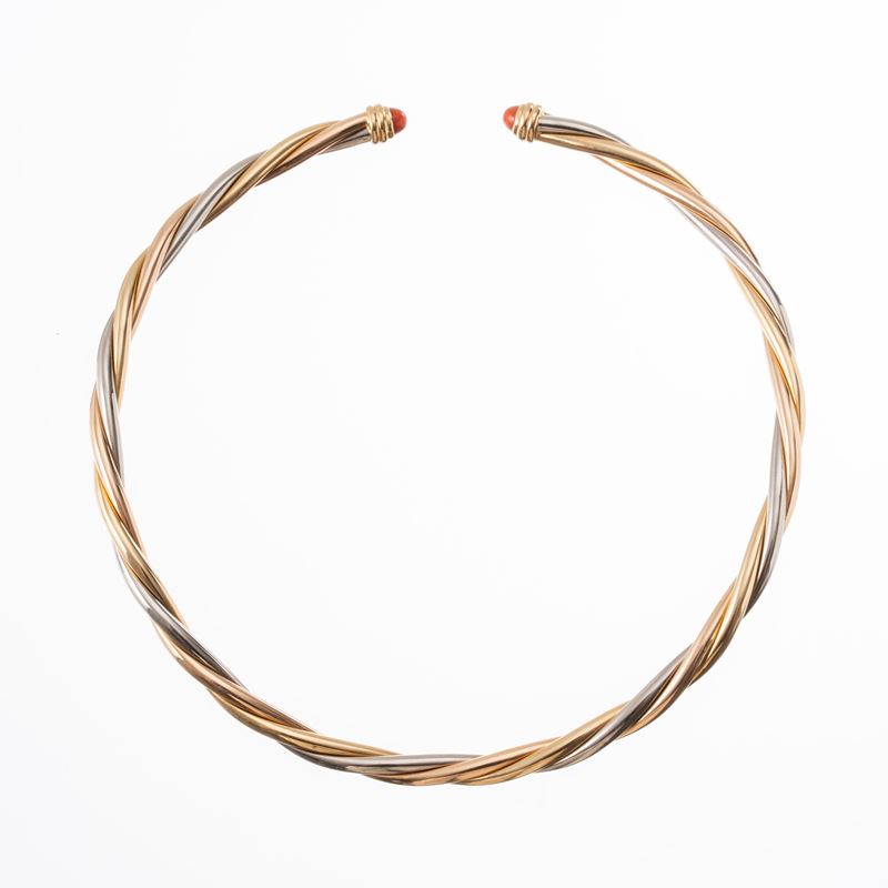 CARTIER - GIROCOLLO IN TRE ORI 18 KT E DUE CORALLI CABOCHON
