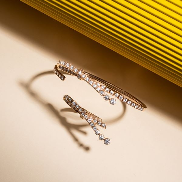 CHANEL - CHANEL - PARURE MODELLO 'RUBAN' IN ORO BEIGE 18 KT E DIAMANTI TAGLIO BRILLANTE    