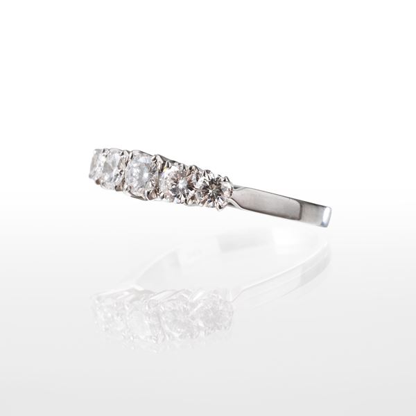 CARTIER - CARTIER - ANELLO IN ORO BIANCO 18 KT E CINQUE DIAMANTI TAGLIO BRILLANTE 