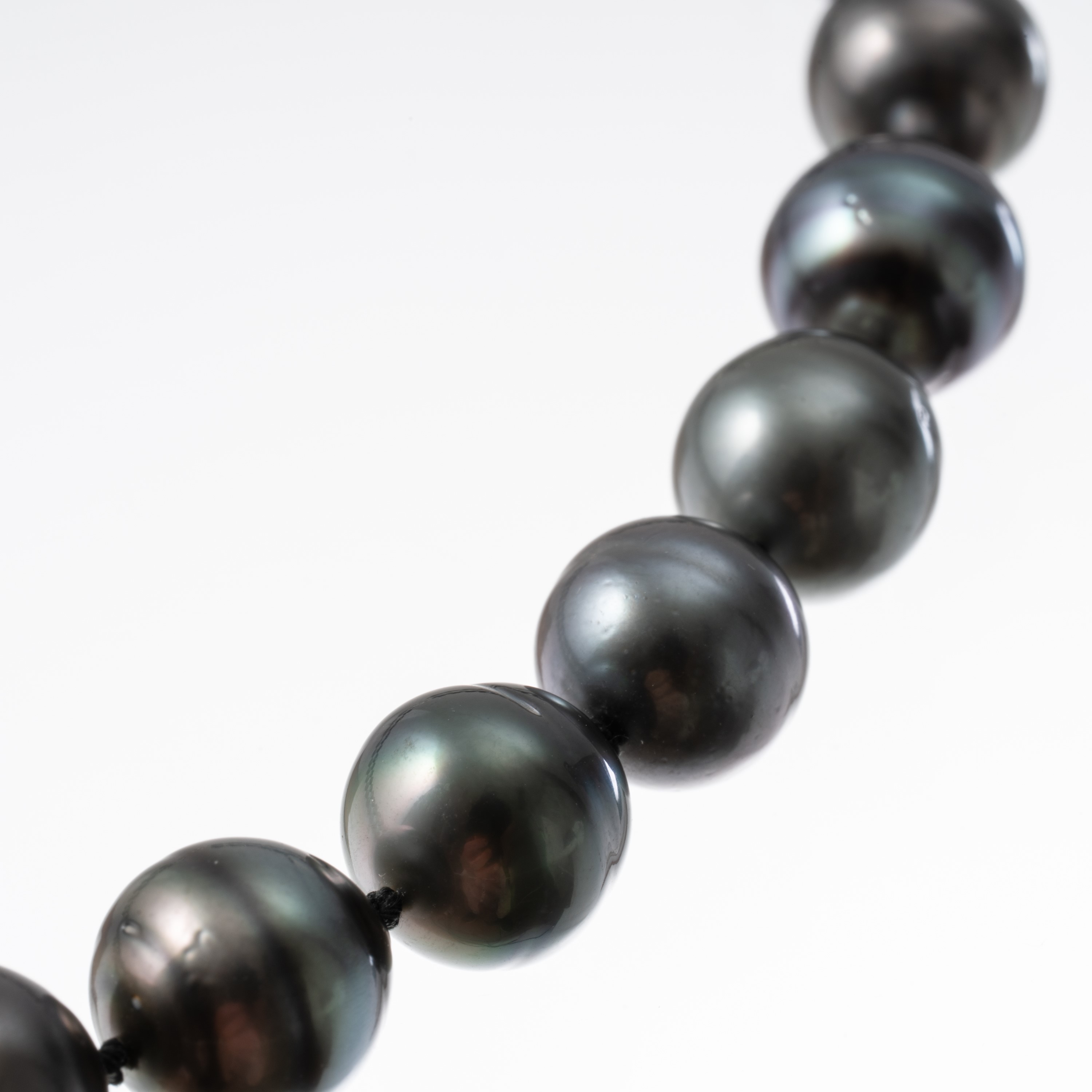 GIROCOLLO CON PERLE THAITI