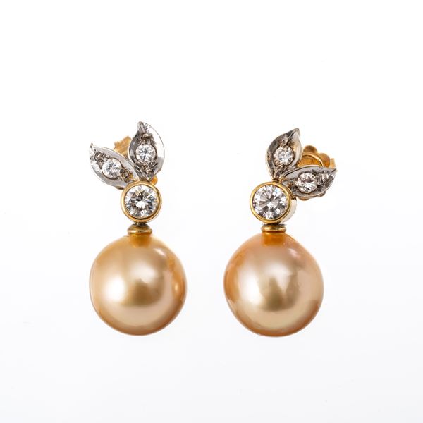 ORECCHINI IN ORO GIALLO 18 KT COIN PERLE E DIAMANTI TAGLIO BRILLANTE