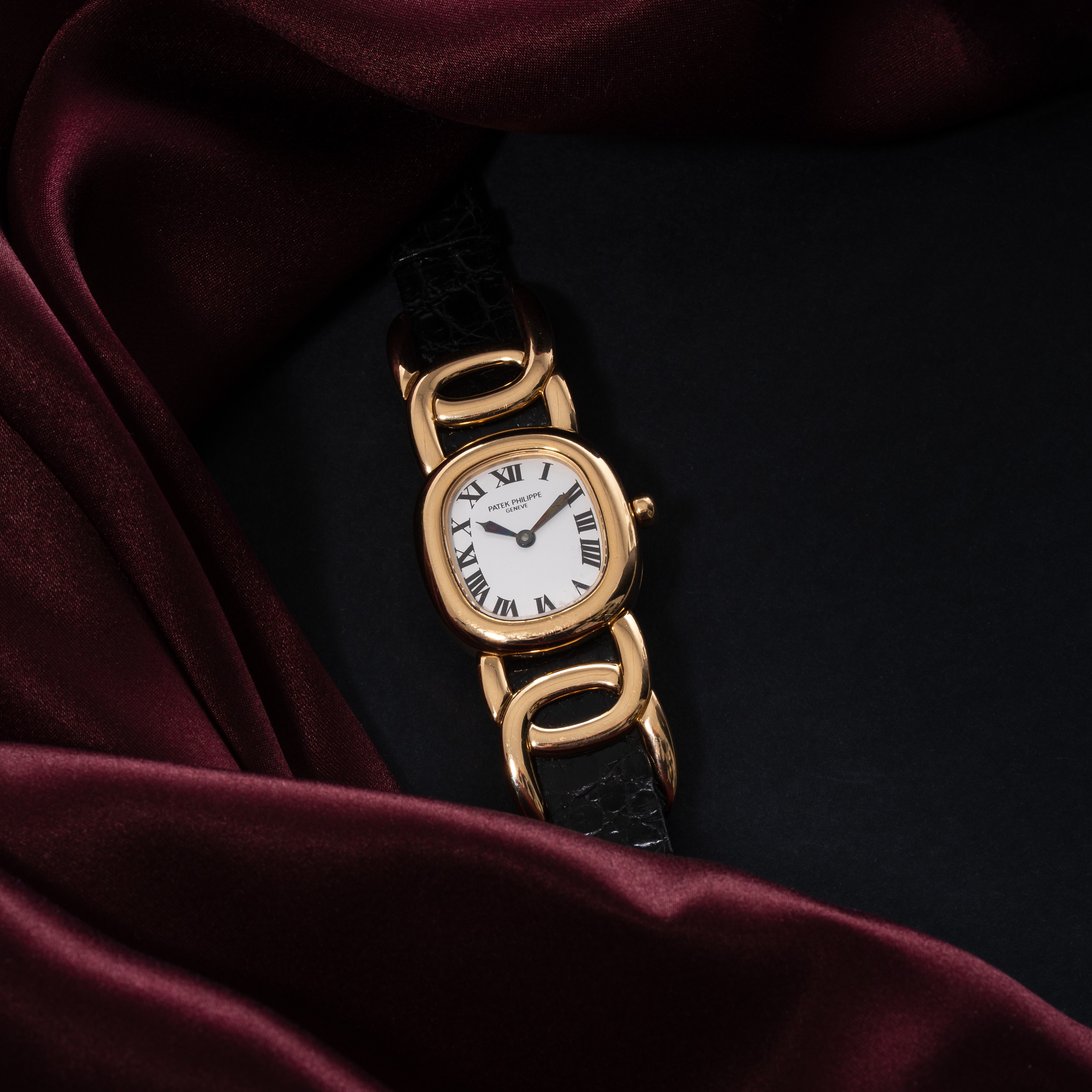 PATEK PHILIPPE - ELLIPSE OROLOGIO SOLO TEMPO AL QUARZO IN ORO GIALLO