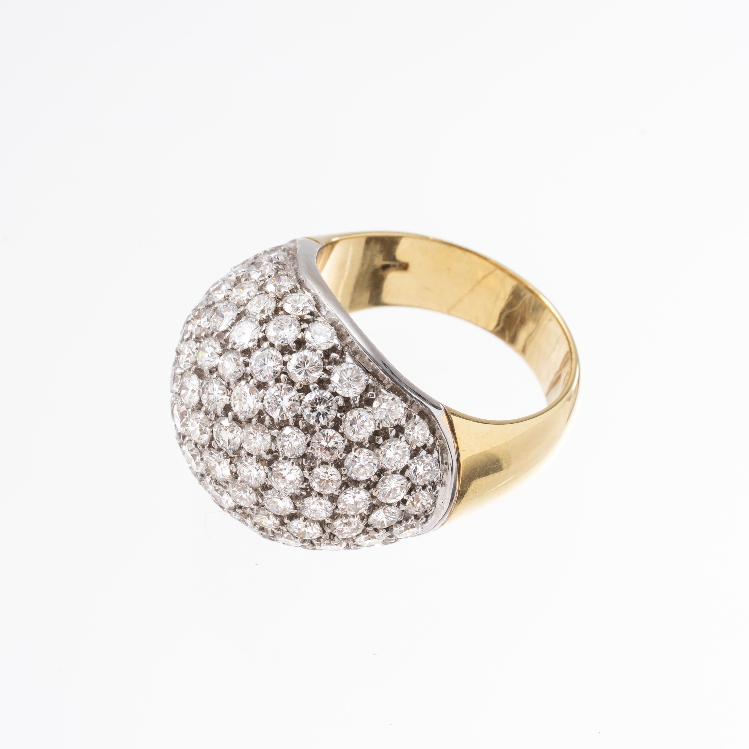 ANELLO IN ORO BIANCO E GIALLO 18 KT E PAVE' DI DIAMANTI